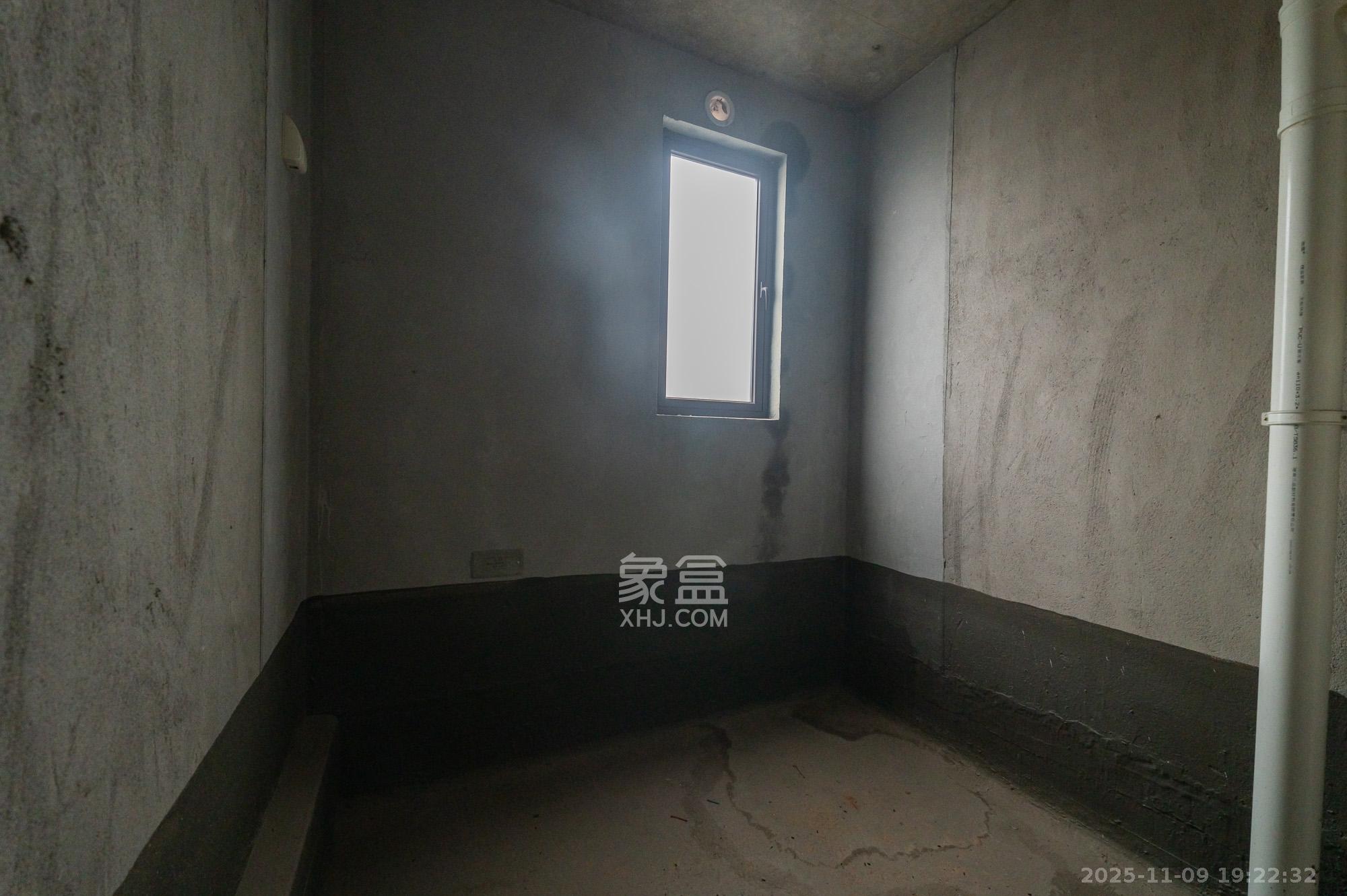 兴进珺府  4室2厅2卫    102.8万其他