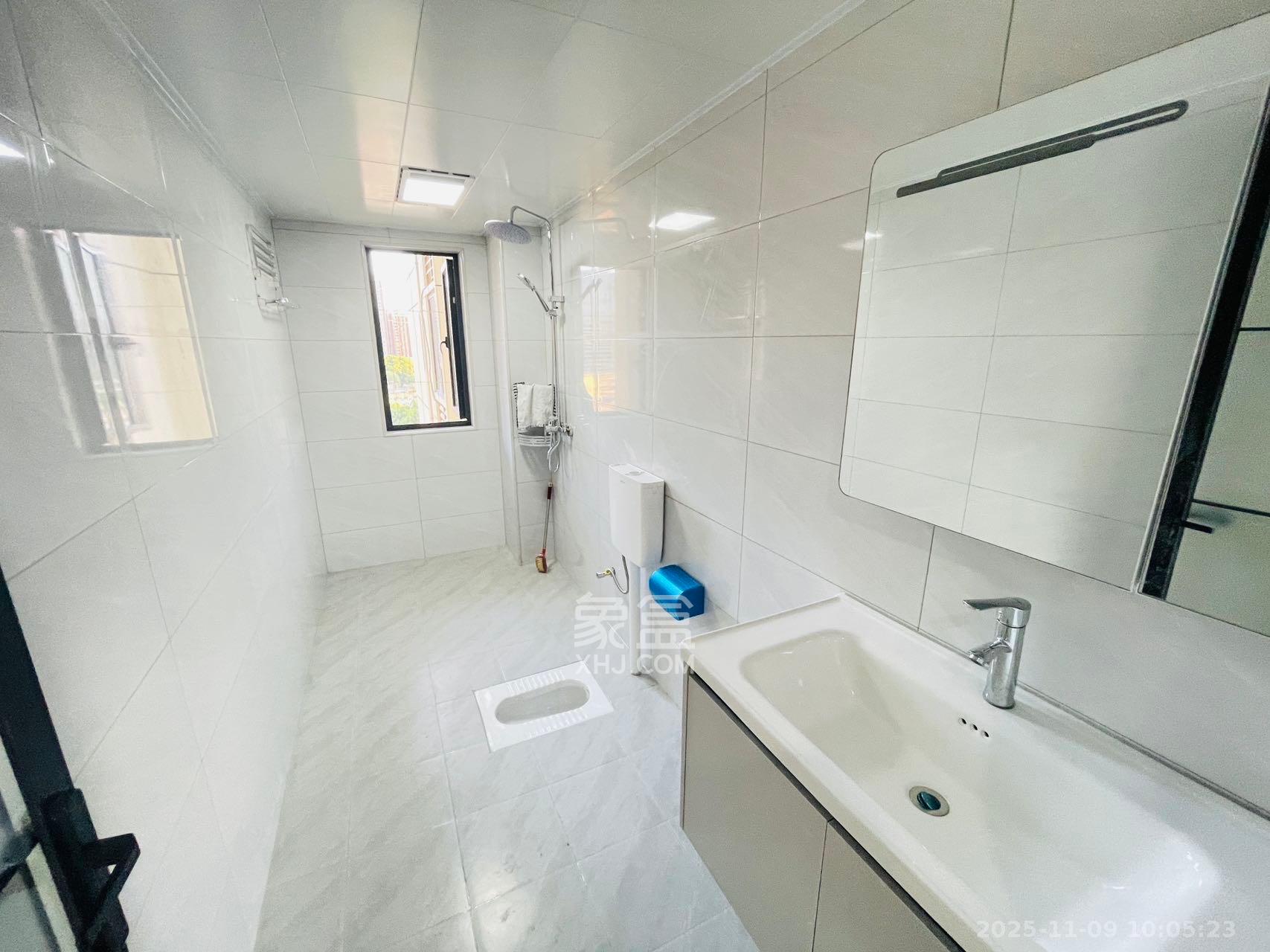 金石蓉园  4室2厅2卫    3200.0元/月室内图