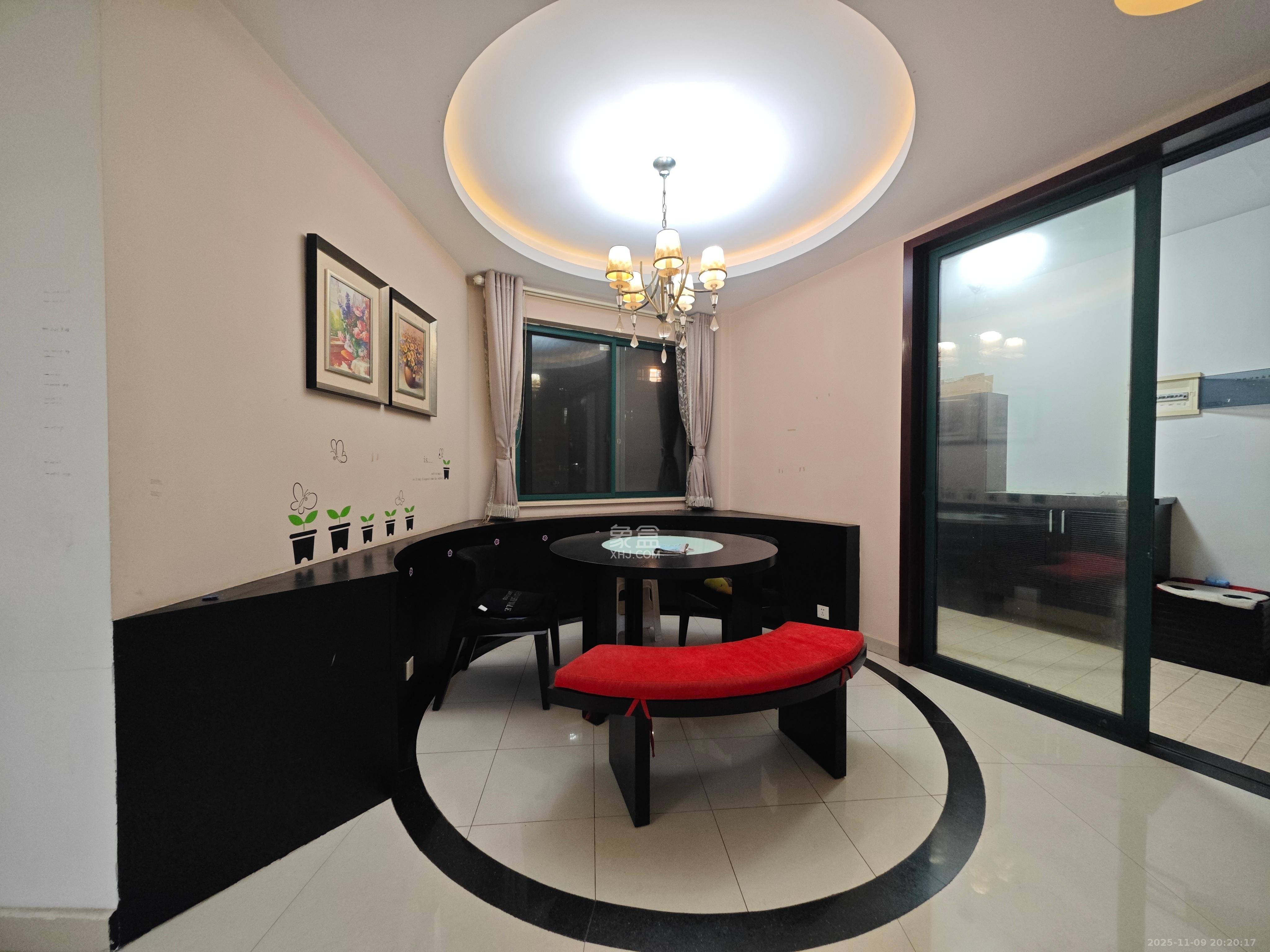 华盛世纪新城 3室2厅2卫 2600.0元/月 华盛世纪新城 3室2厅2卫 2600.0元/月室内图