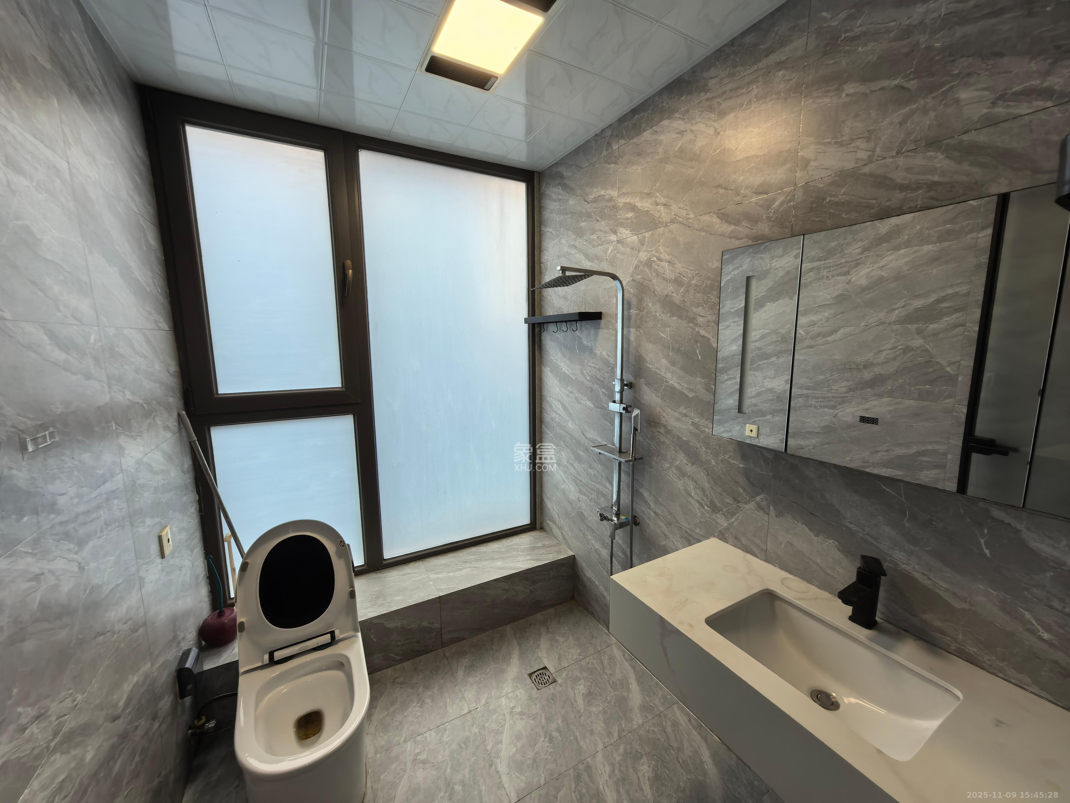 远洋外滩壹号  4室2厅2卫    4900.0元/月室内图