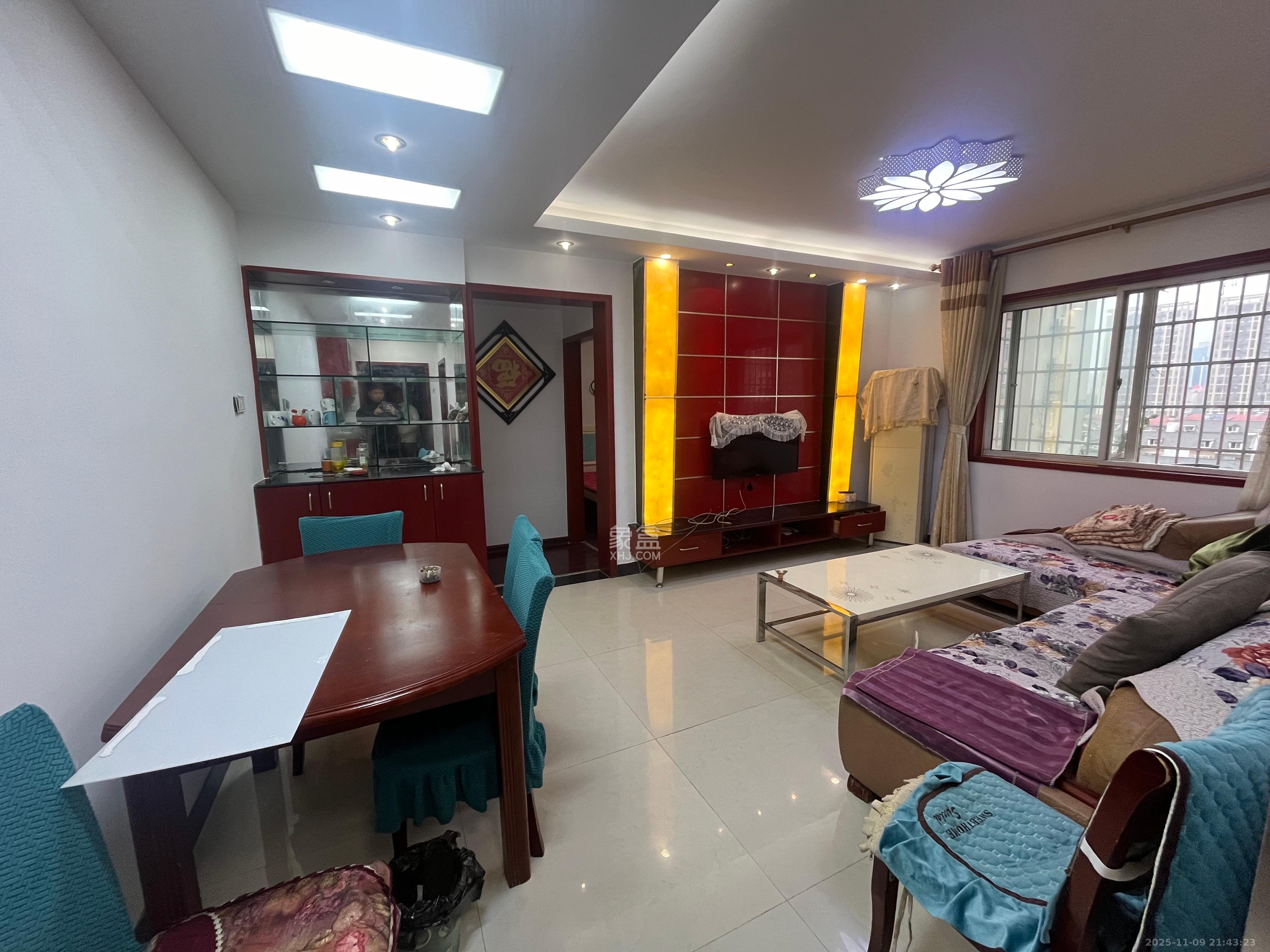 天凯东苑  2室1厅1卫    1600.0元/月