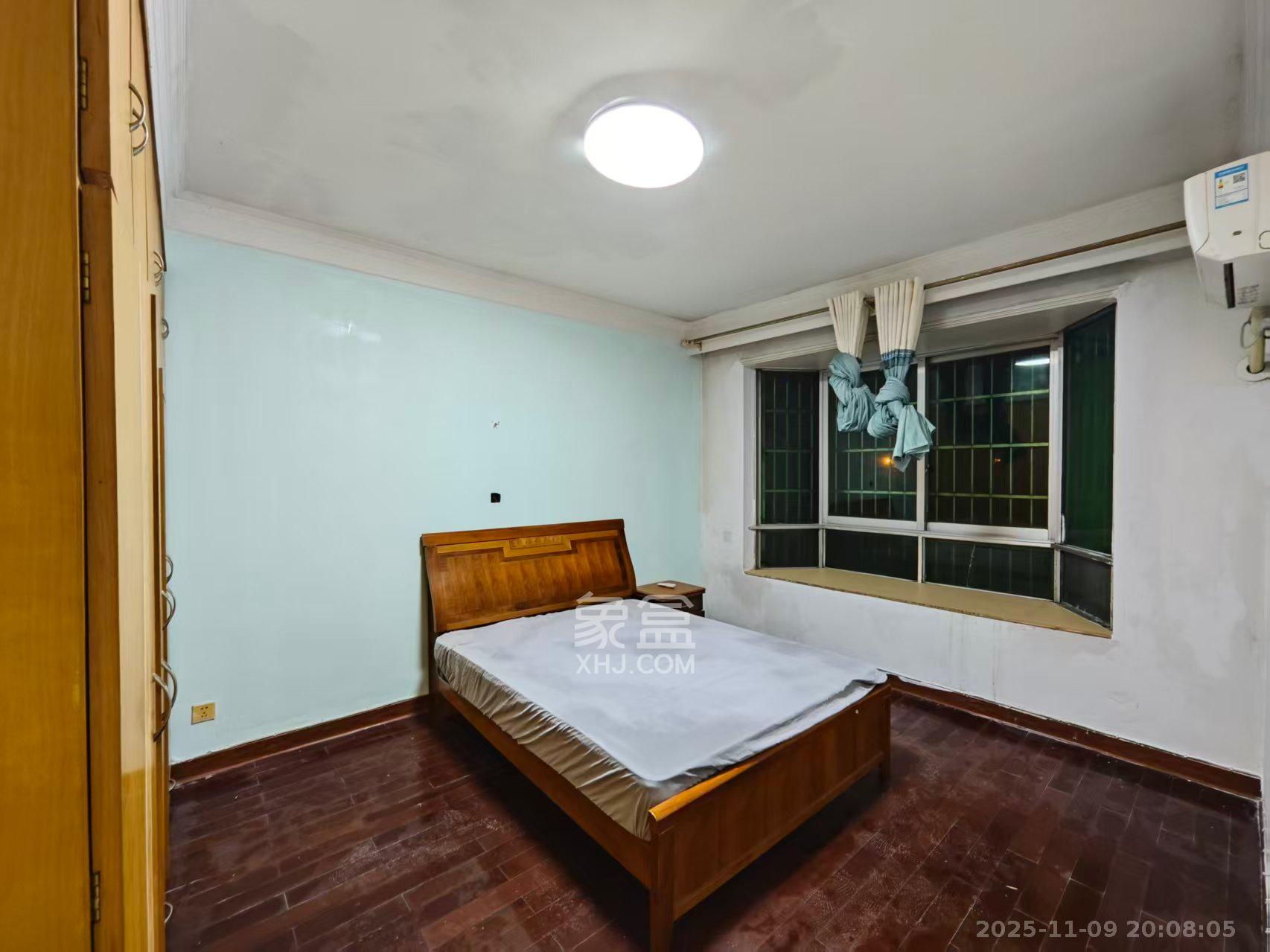 咸嘉新村嘉明苑 3室2厅2卫 2200.0元/月 咸嘉新村嘉明苑 3室2厅2卫 2200.0元/月室内图