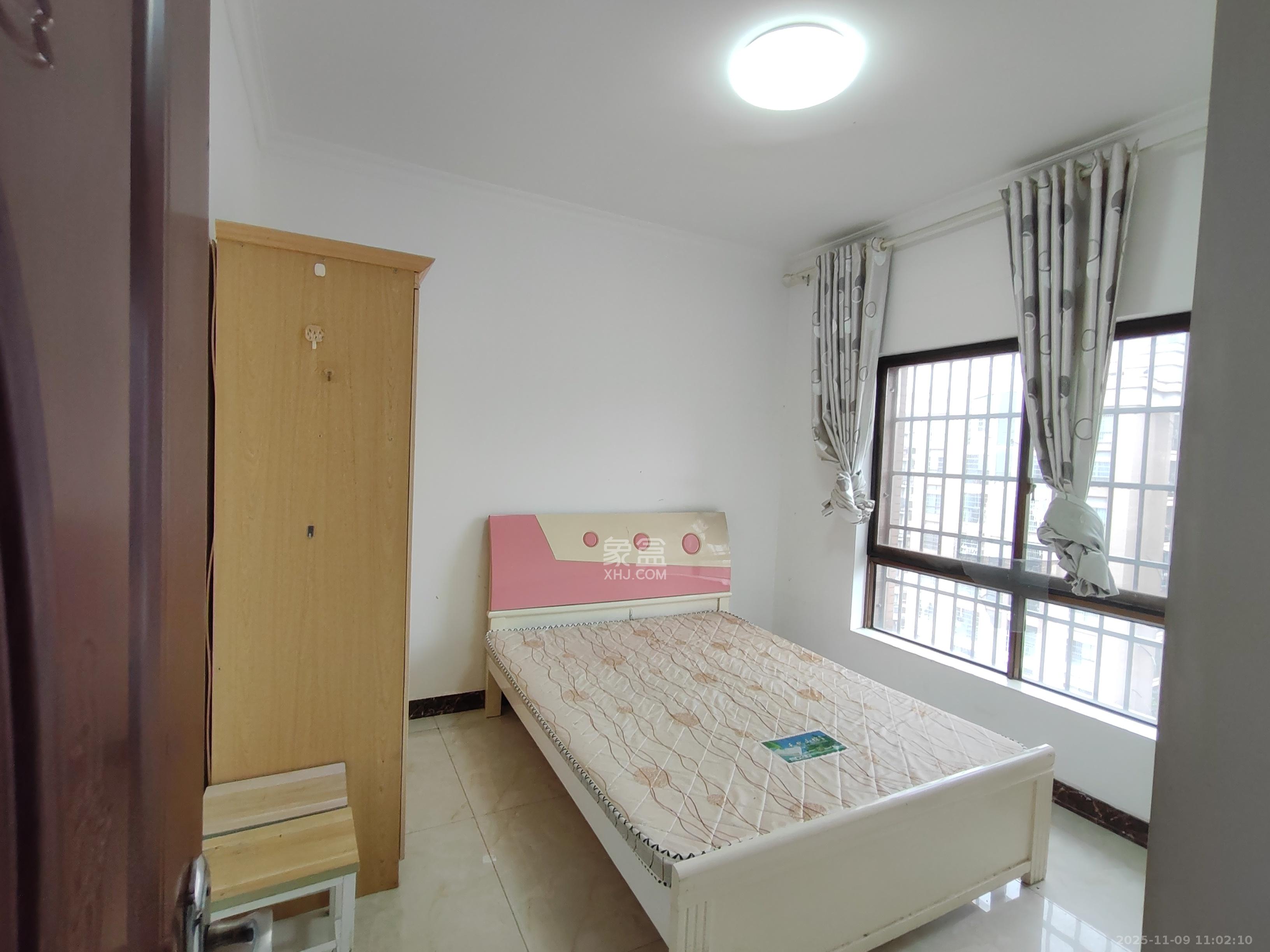 家和院  4室2厅1卫    1800.0元/月室内图