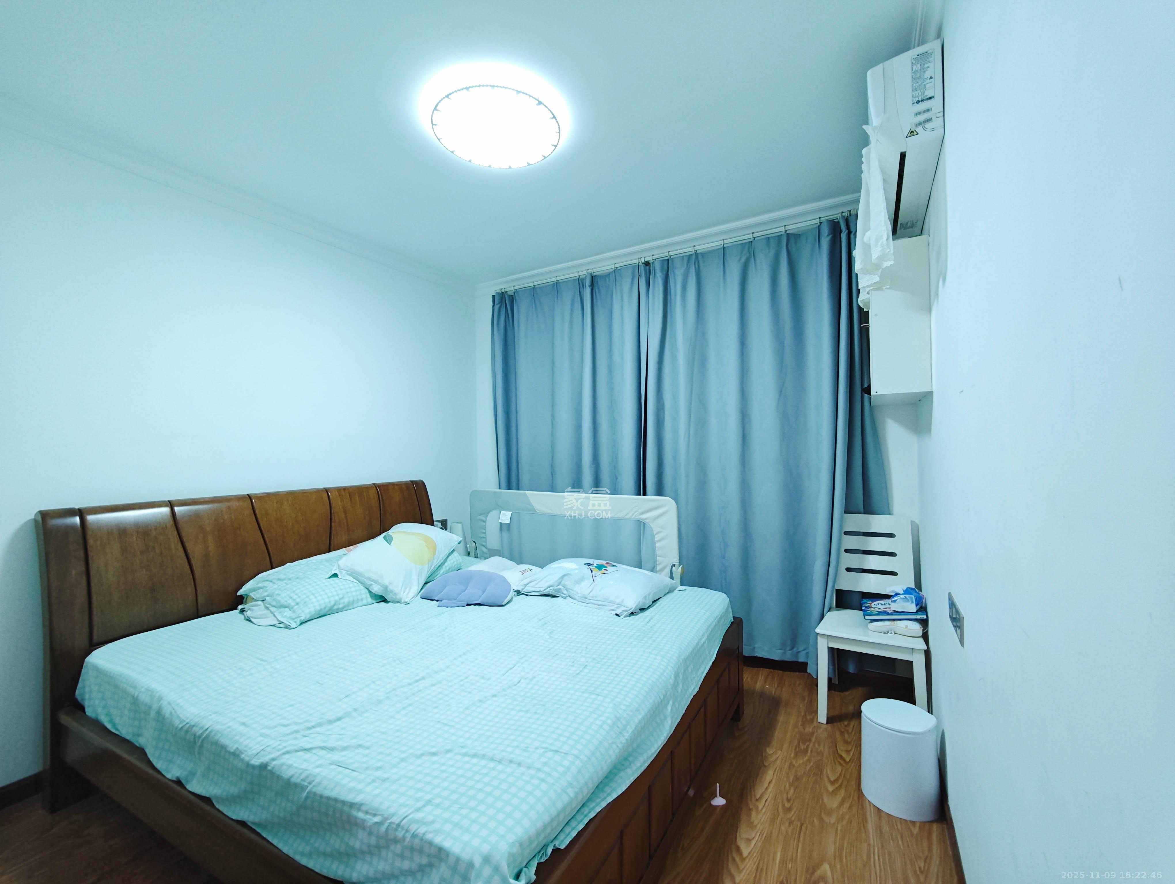 保利城(中航城国际社区、郡原美村) 3室2厅2卫 70.0万 保利城(中航城国际社区、郡原美村) 3室2厅2卫 70.0万卧室