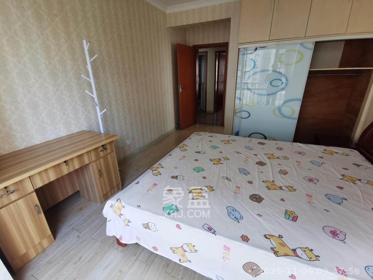 西子花苑  3室2厅2卫    3000.0元/月室内图