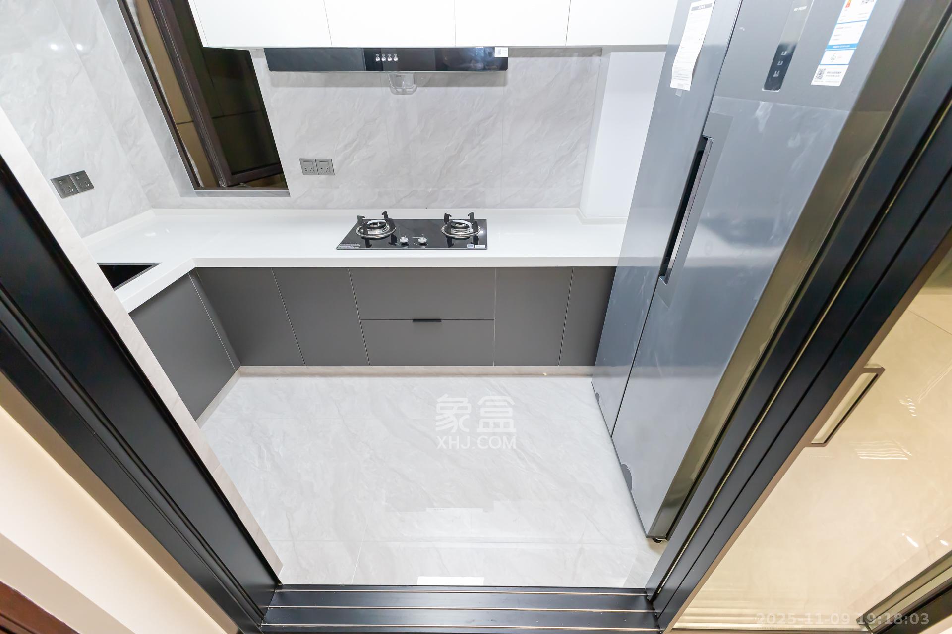 龙湖璟宸原著（龙湖紫宸）  3室2厅2卫    86.8万厨房