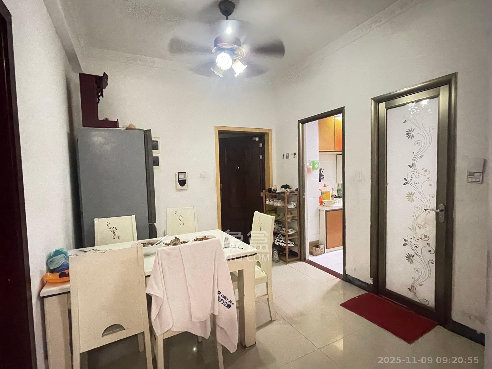 麓谷明珠  2室2厅1卫    2100.0元/月室内图