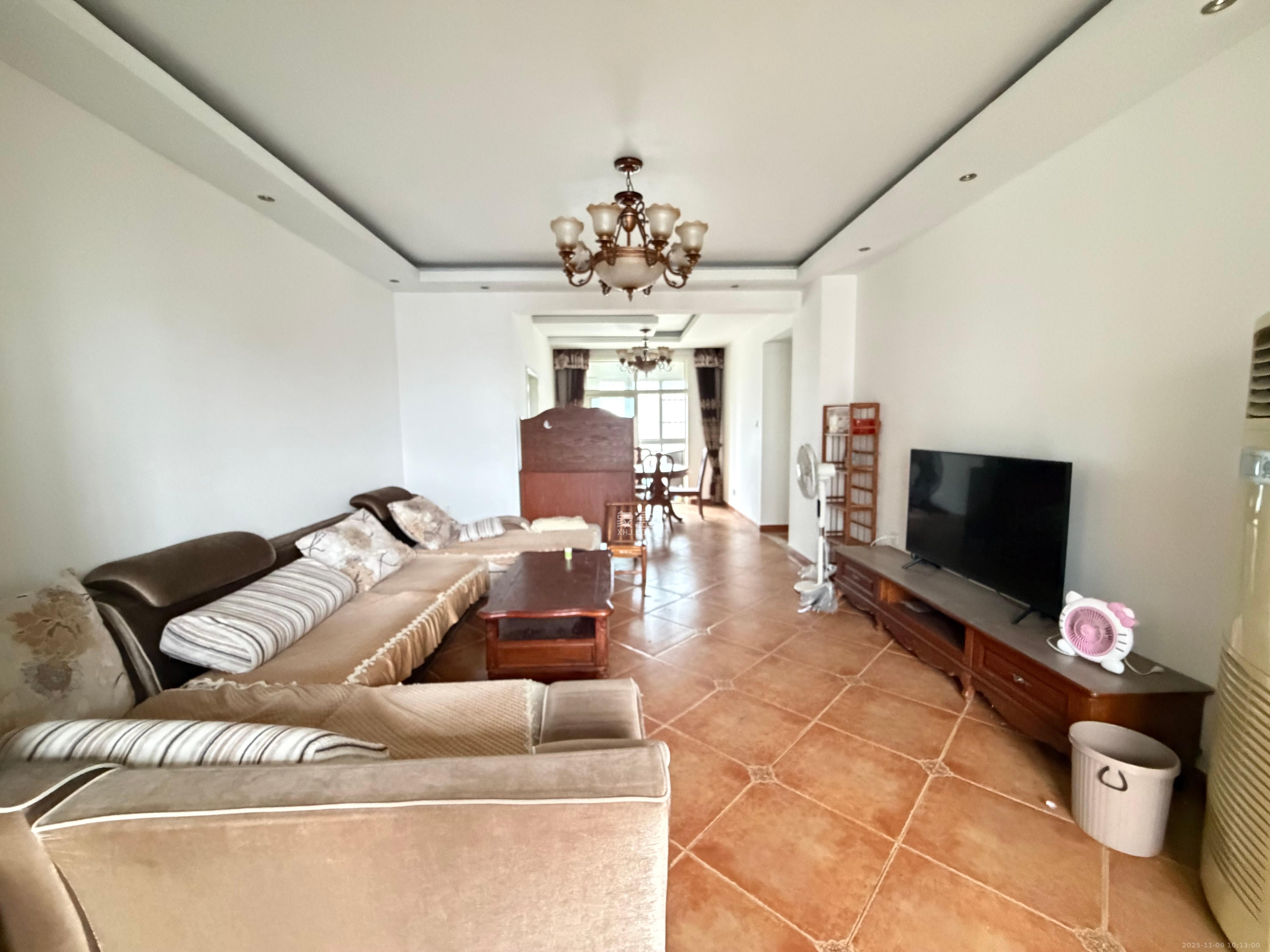 未来现代城  4室2厅1卫    2600.0元/月