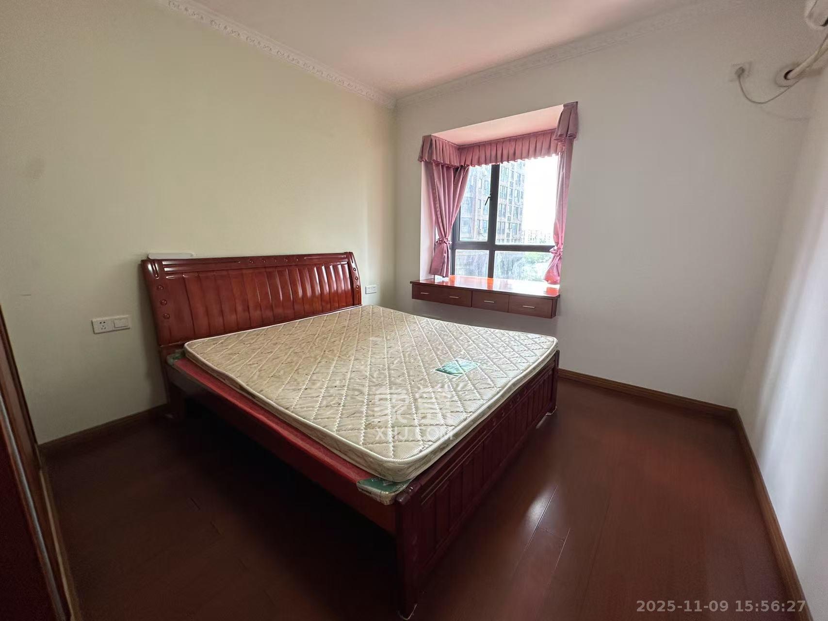 地华梅溪湖畔  2室1厅1卫    2200.0元/月室内图