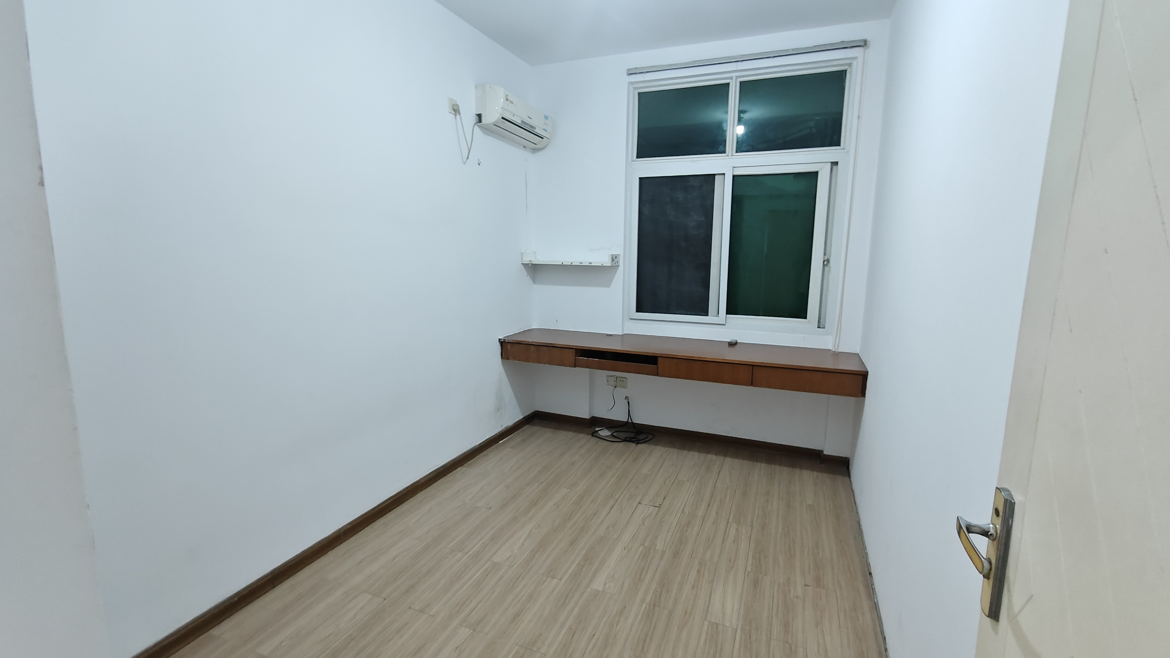 龙泉国际 4室2厅1卫 2200.0元/月 龙泉国际 4室2厅1卫 2200.0元/月室内图