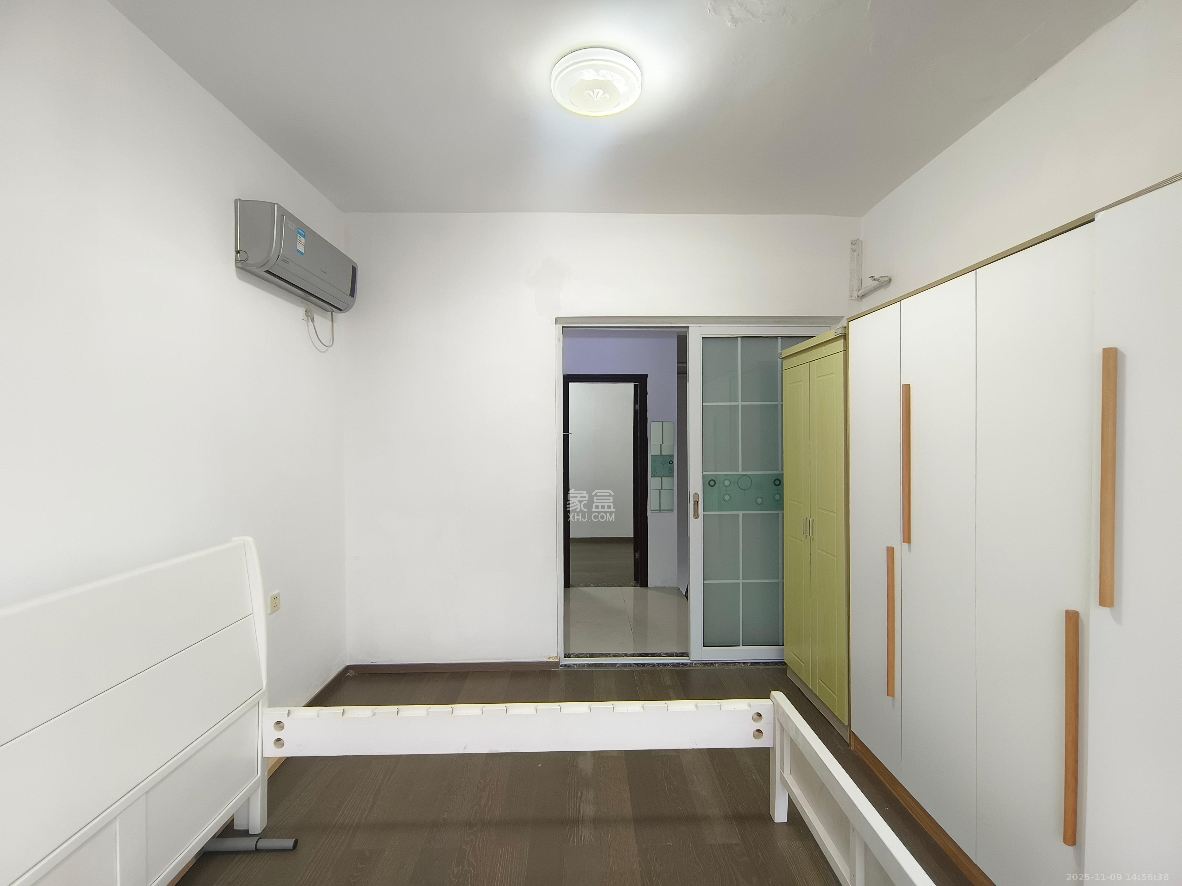 勤诚达新界  2室2厅1卫    1500.0元/月室内图