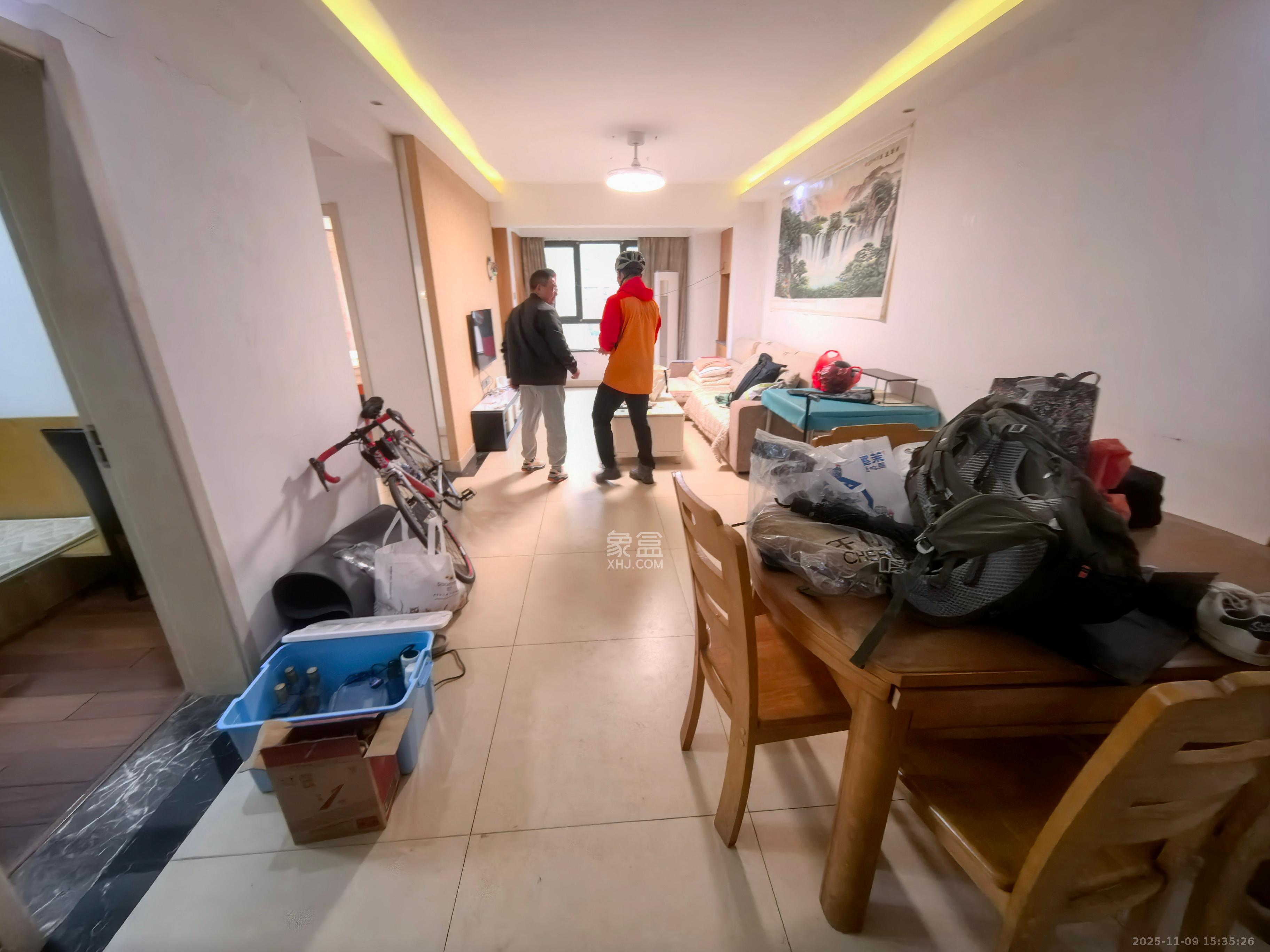 中信凯旋蓝岸（中信新城三期）  3室2厅2卫    1800.0元/月