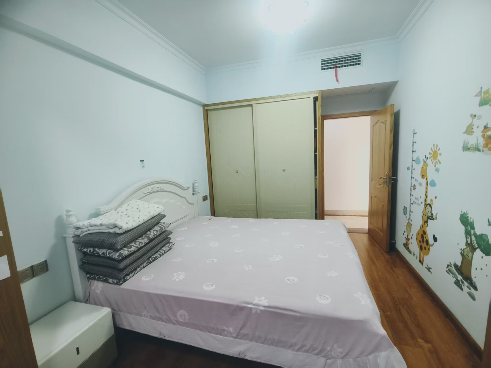 鹏利广场 3室2厅1卫 2200.0元/月 鹏利广场 3室2厅1卫 2200.0元/月室内图