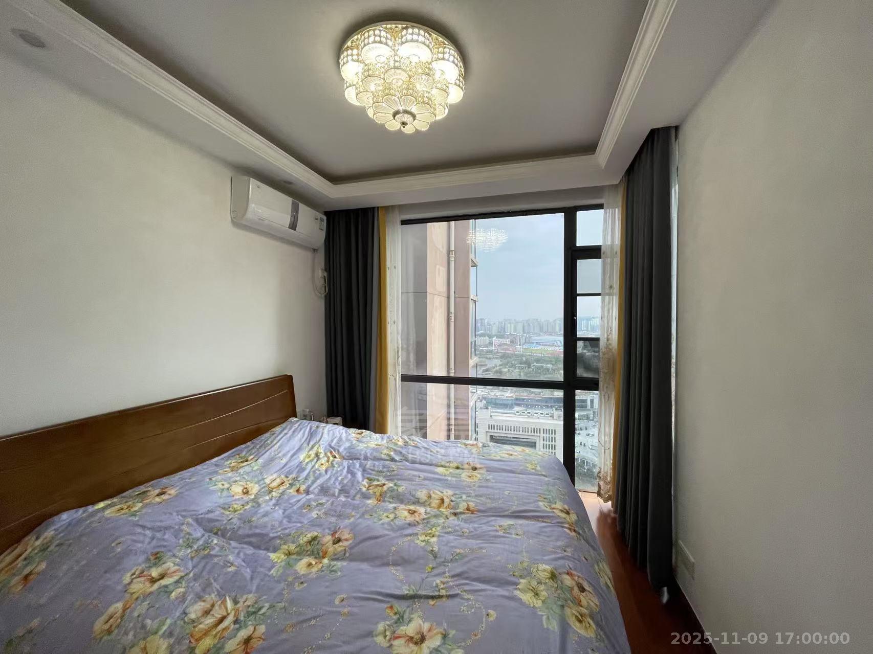 流金岁月-华晨国际  3室2厅1卫    2400.0元/月室内图