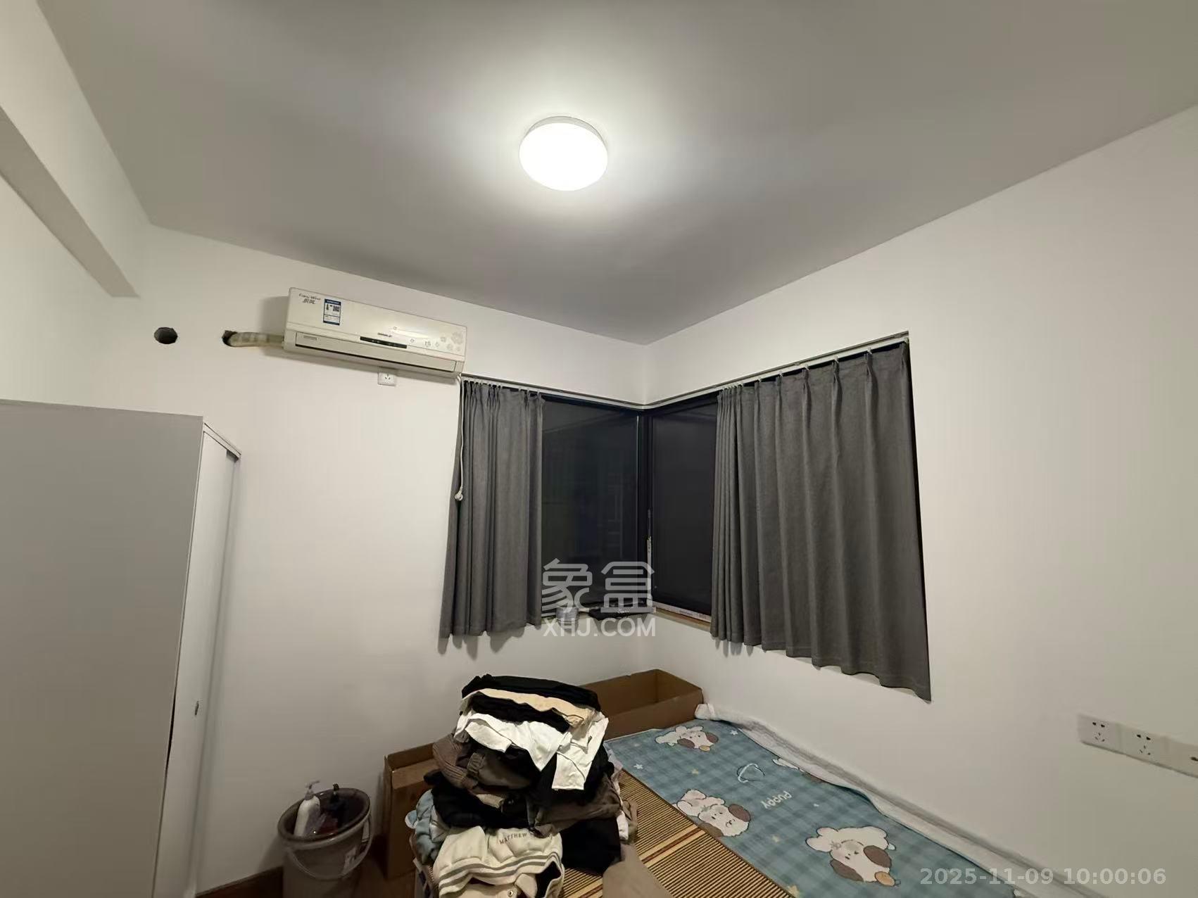 保利香槟国际  3室2厅2卫    2200.0元/月室内图