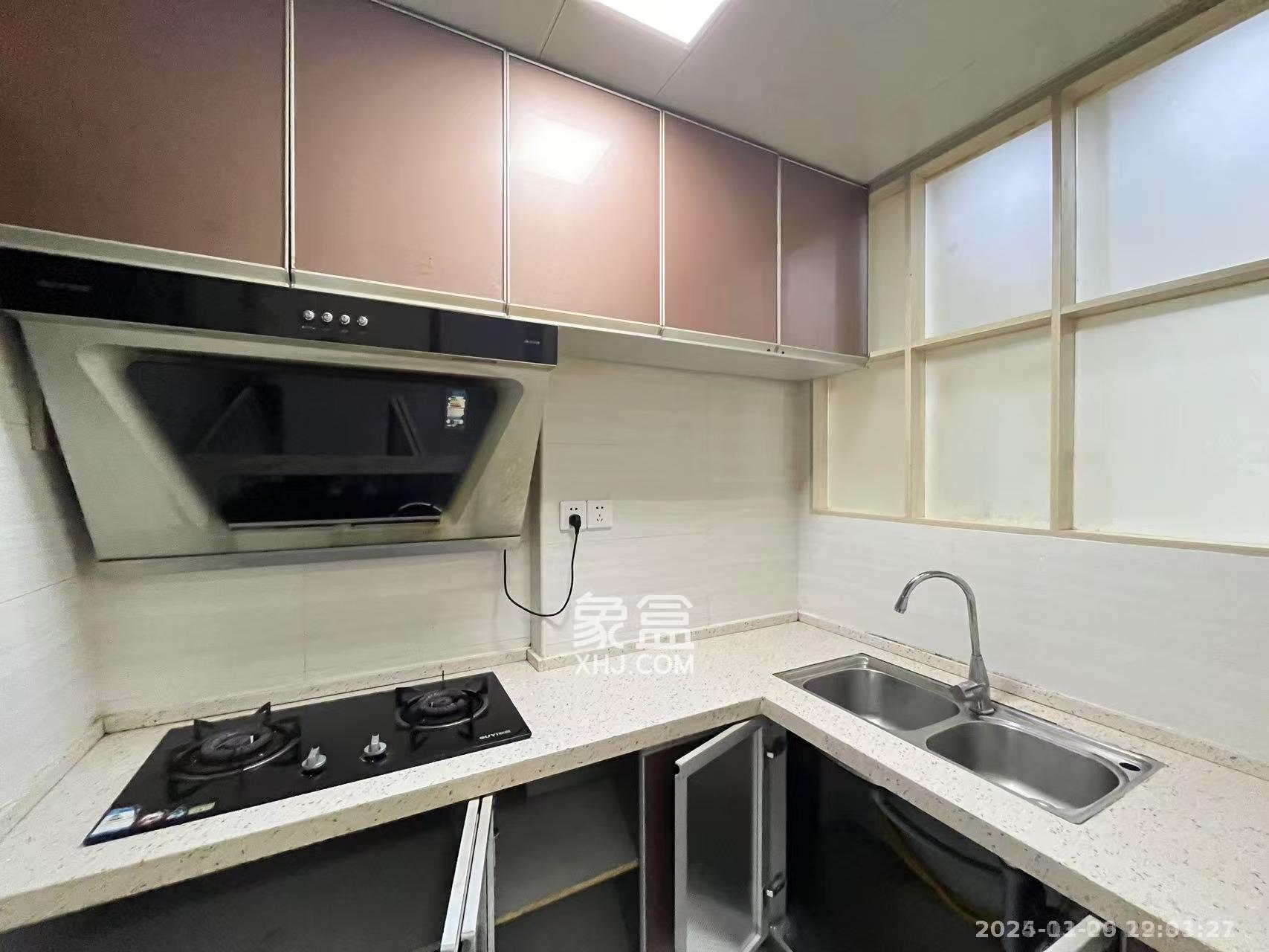 麓山枫情 2室1厅1卫 2100.0元/月 麓山枫情 2室1厅1卫 2100.0元/月室内图