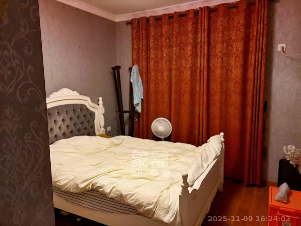 华润凤凰城一期  3室2厅1卫    1800.0元/月室内图