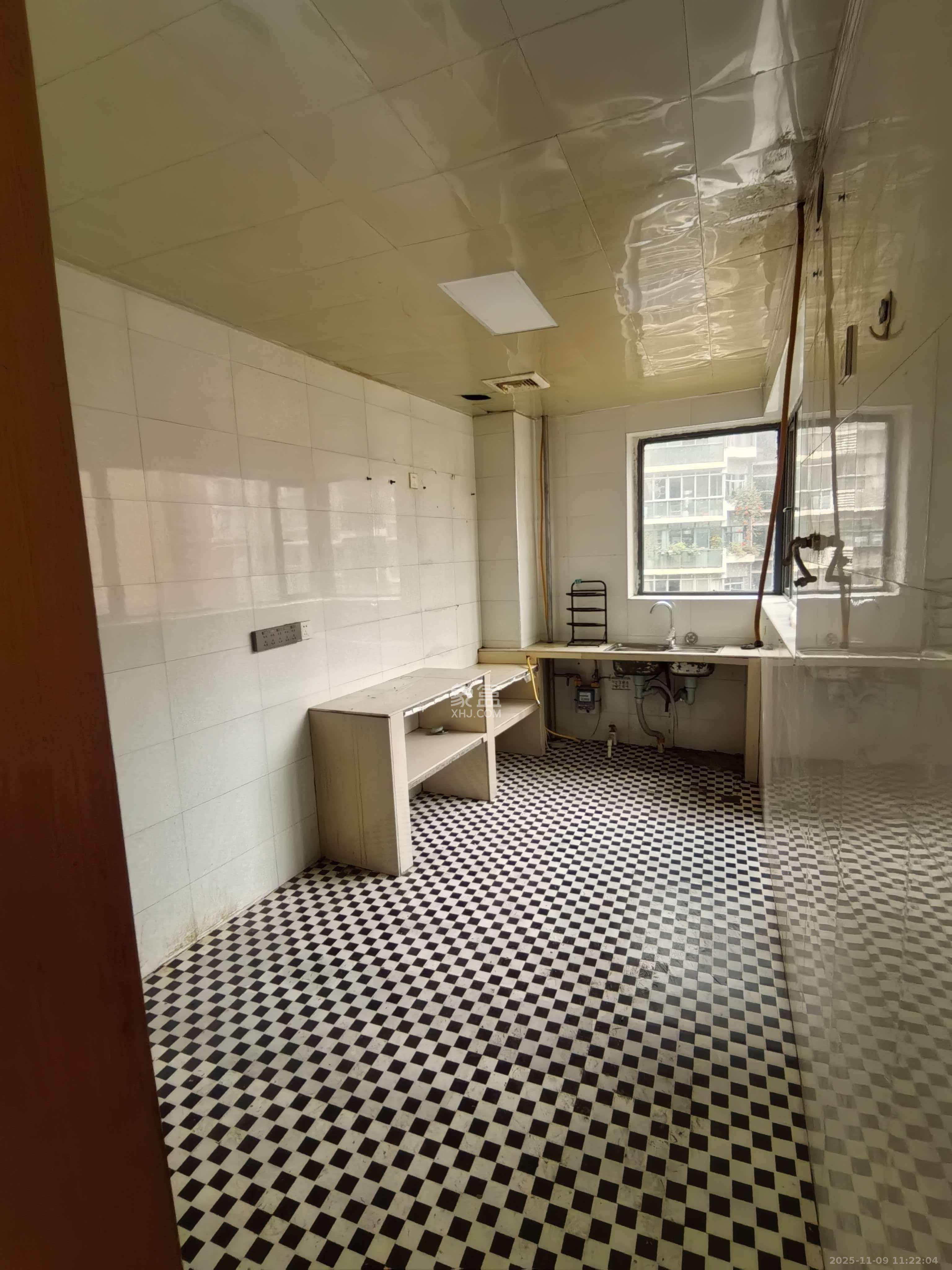 梦网景园 4室2厅2卫 3400.0元/月 梦网景园 4室2厅2卫 3400.0元/月室内图