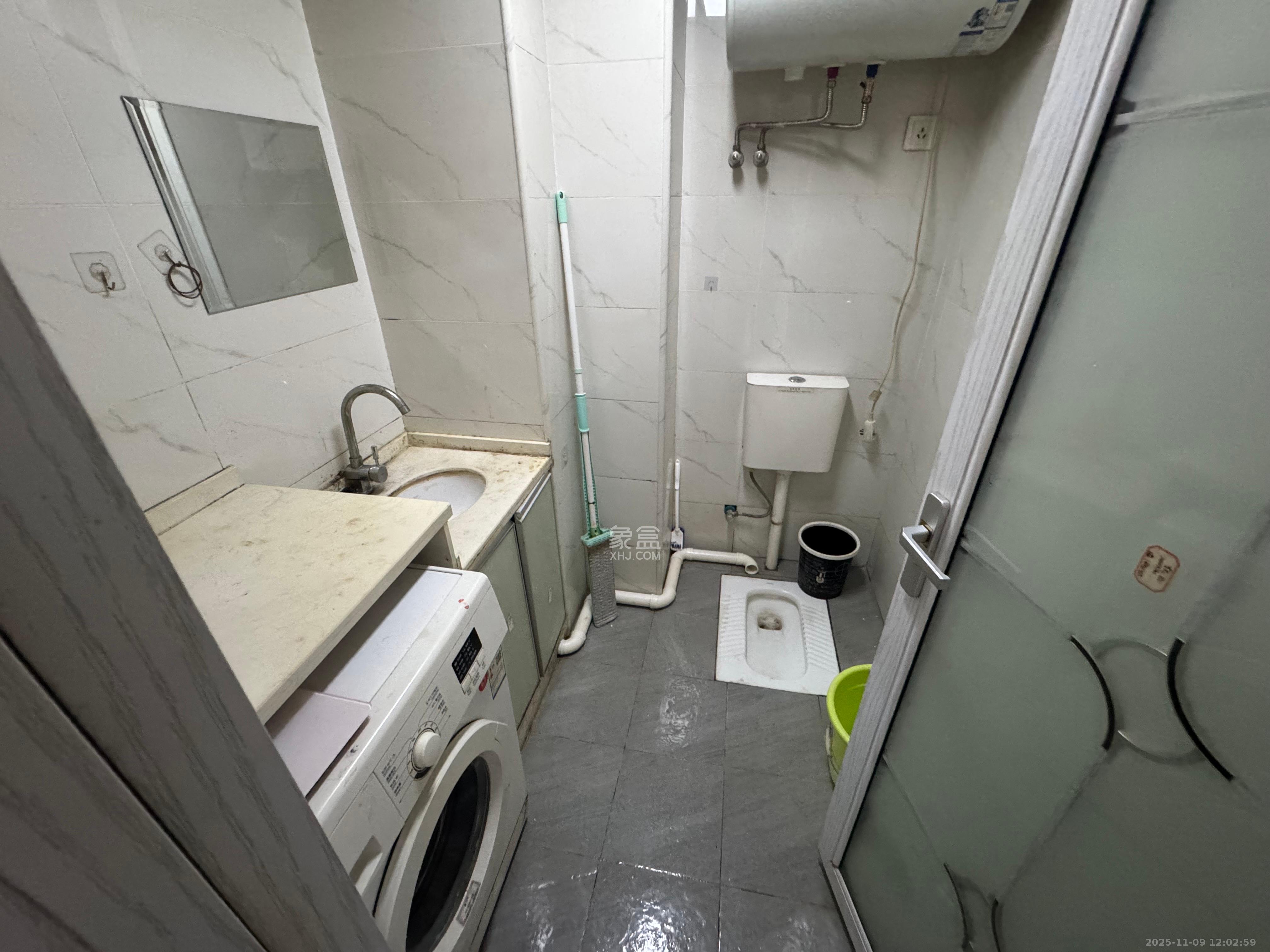 五峰国际  1室1厅1卫    1200.0元/月室内图