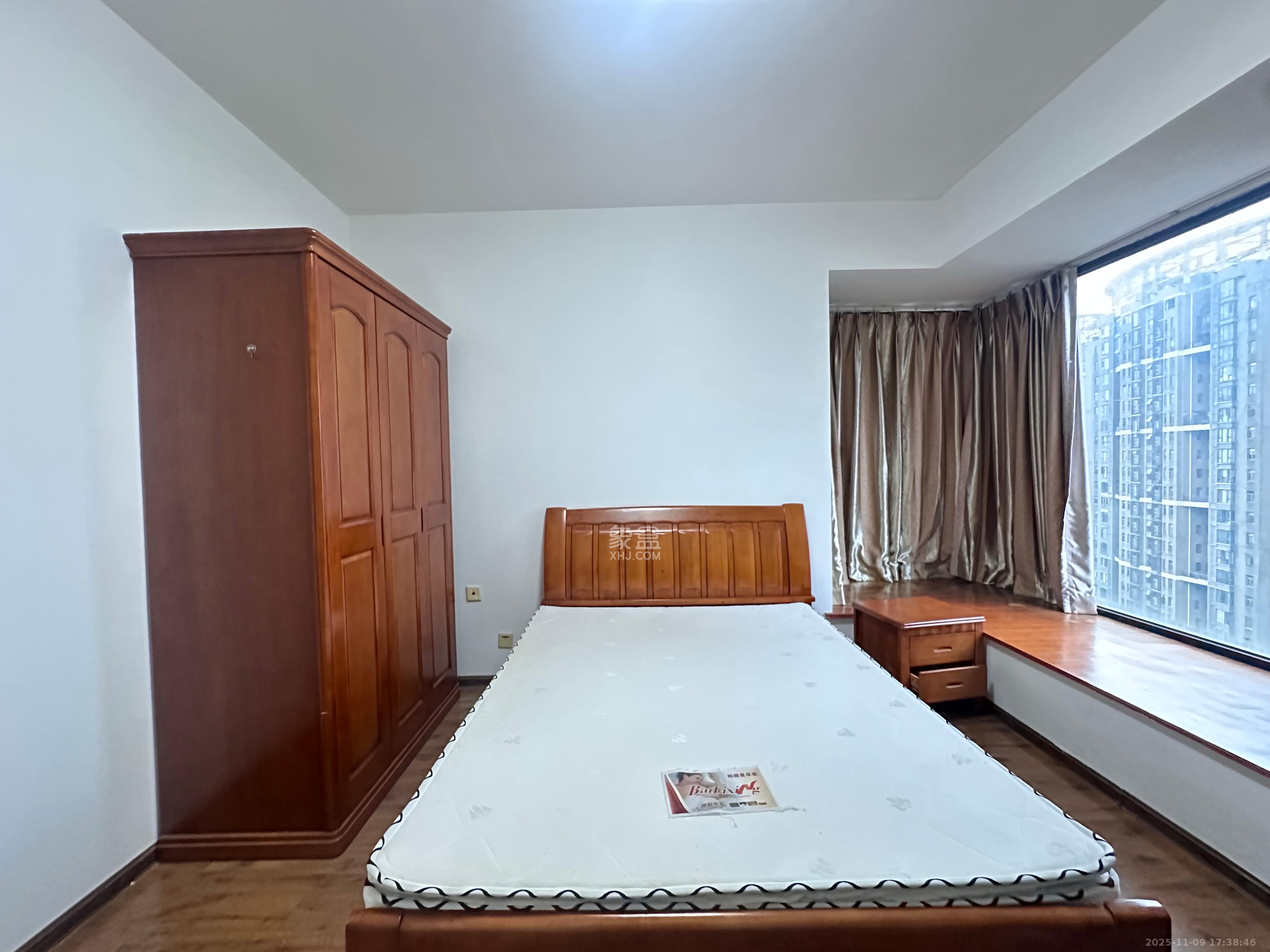 藏珑湖上国际花园 2室2厅1卫 2100.0元/月 藏珑湖上国际花园 2室2厅1卫 2100.0元/月室内图