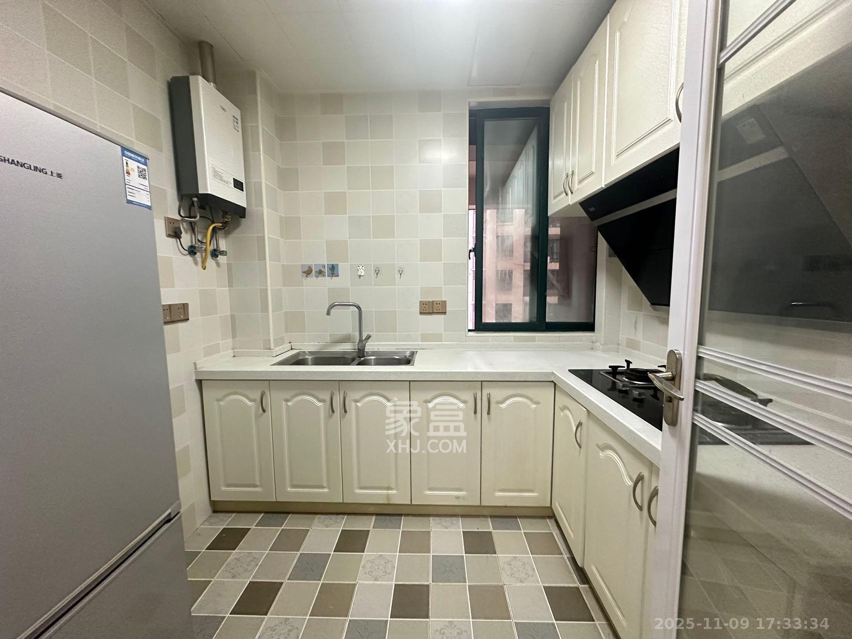 维一星城原山苑  3室2厅1卫    2200.0元/月室内图