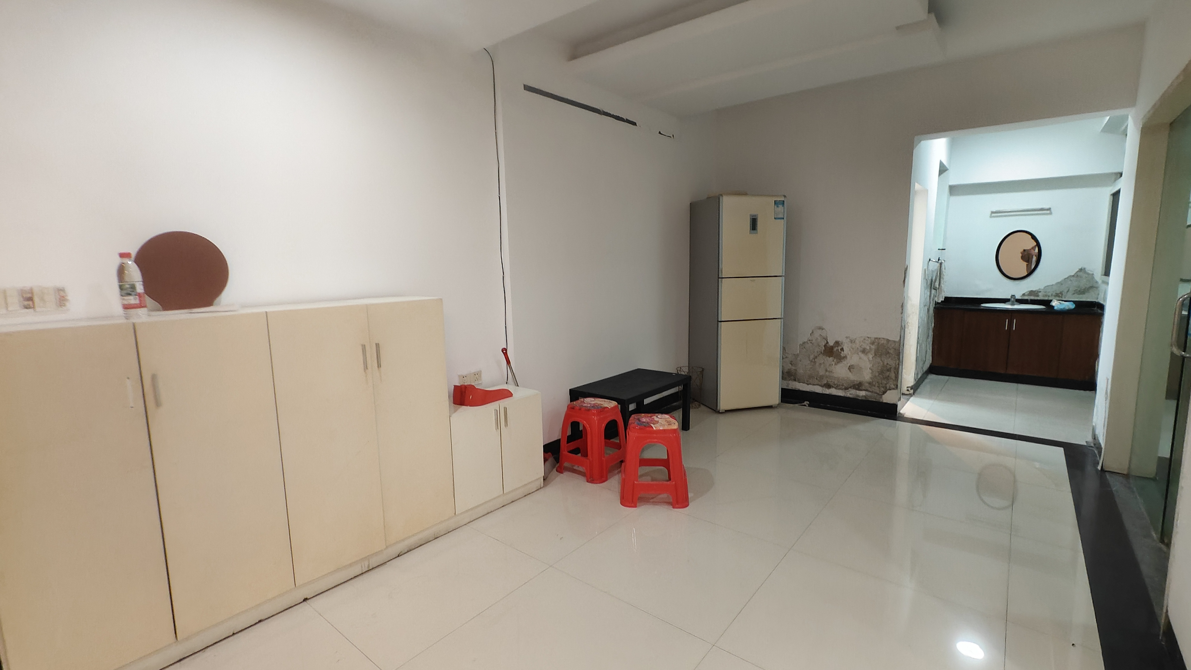 龙泉国际 4室2厅1卫 2200.0元/月 龙泉国际 4室2厅1卫 2200.0元/月室内图