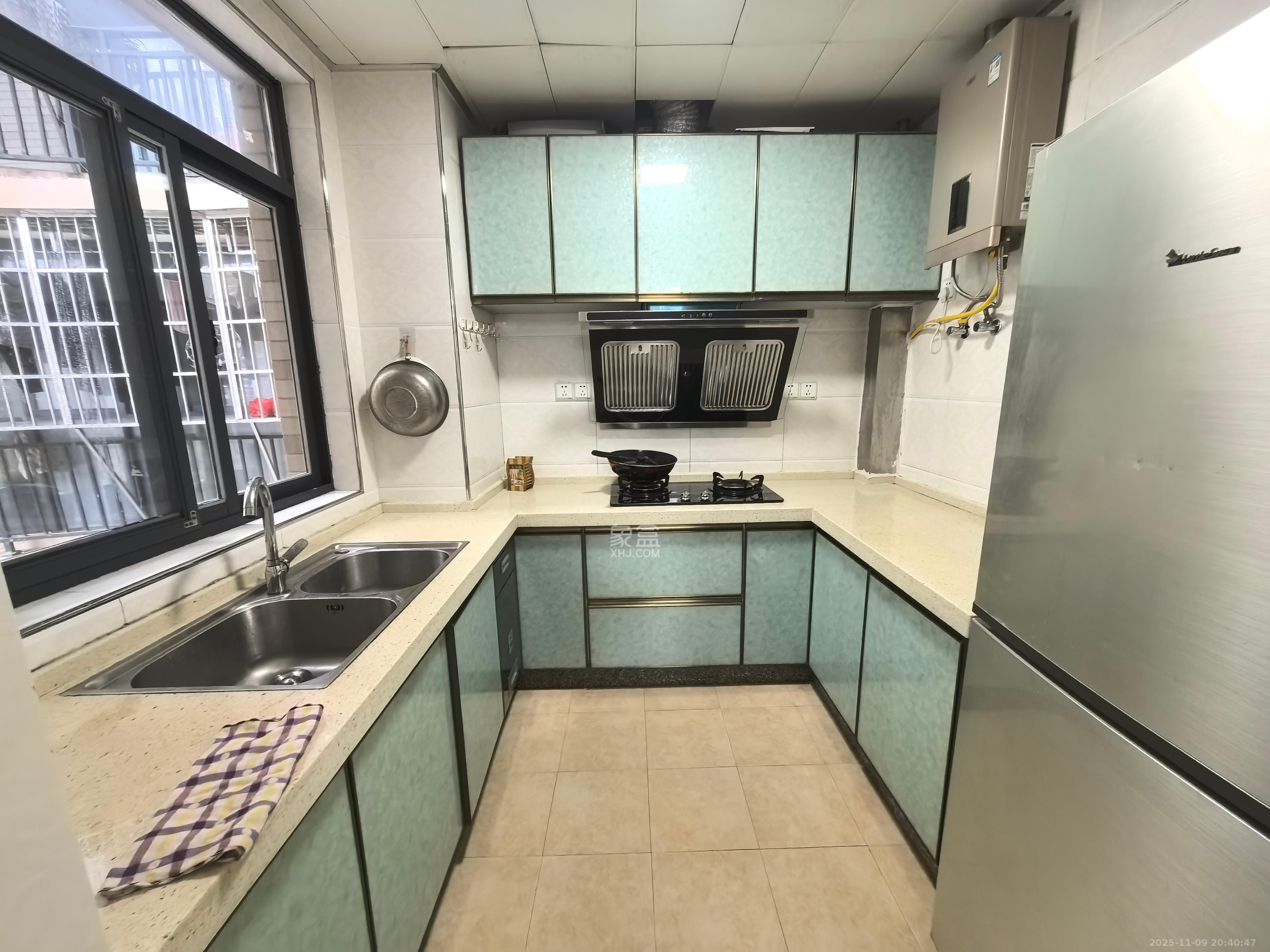 天骄福邸  2室2厅1卫    2400.0元/月室内图