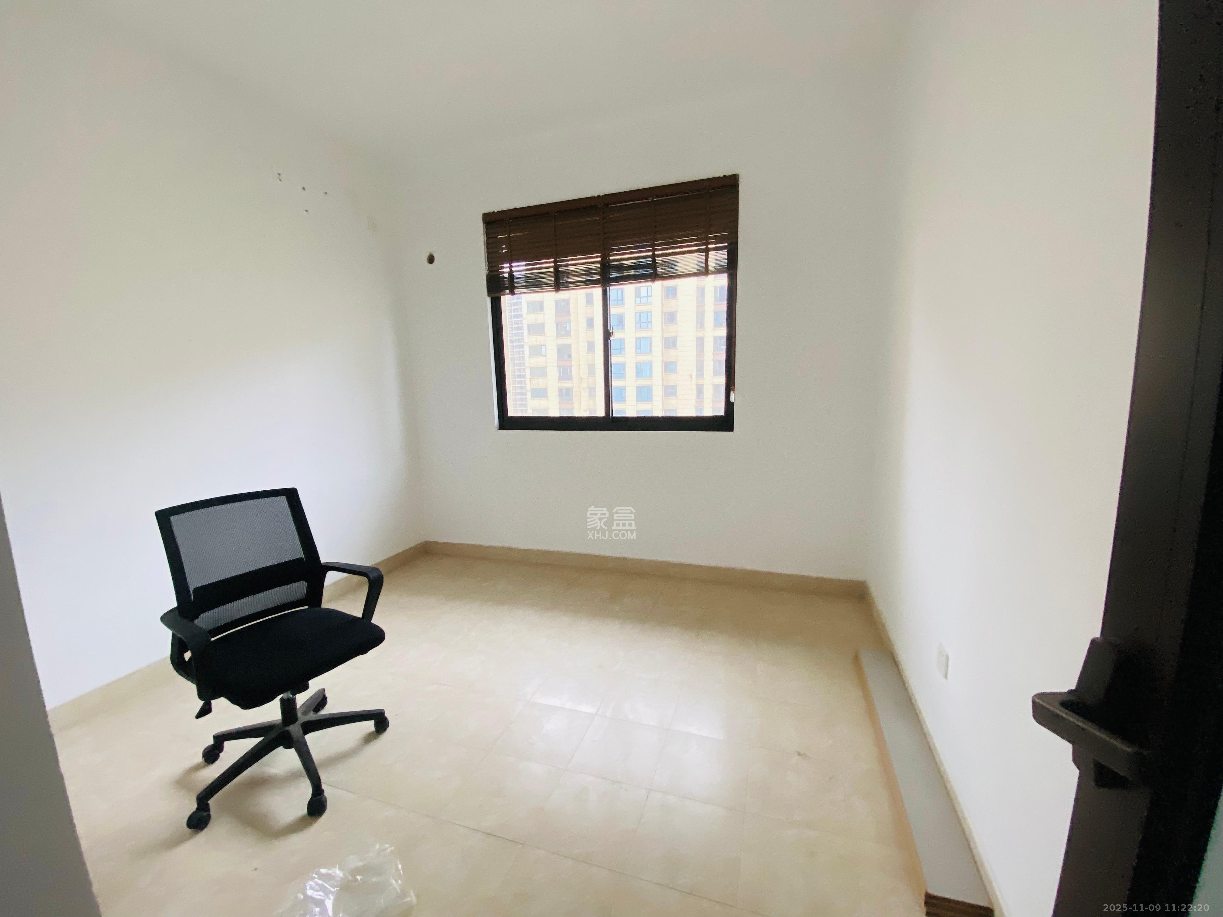 保利西海岸A区  4室2厅2卫    4500.0元/月室内图