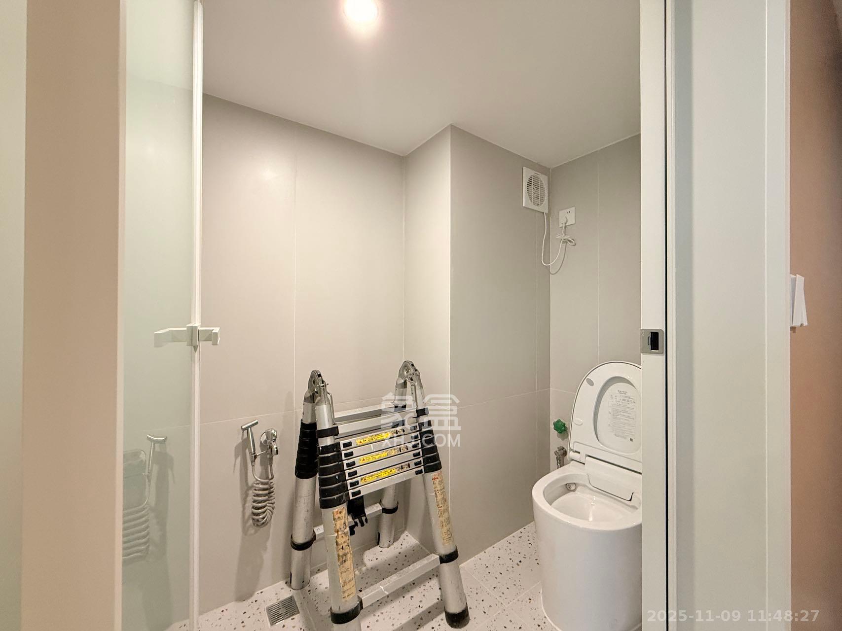 卓越中寰 1室1厅1卫 6000.0元/月 卓越中寰 1室1厅1卫 6000.0元/月室内图