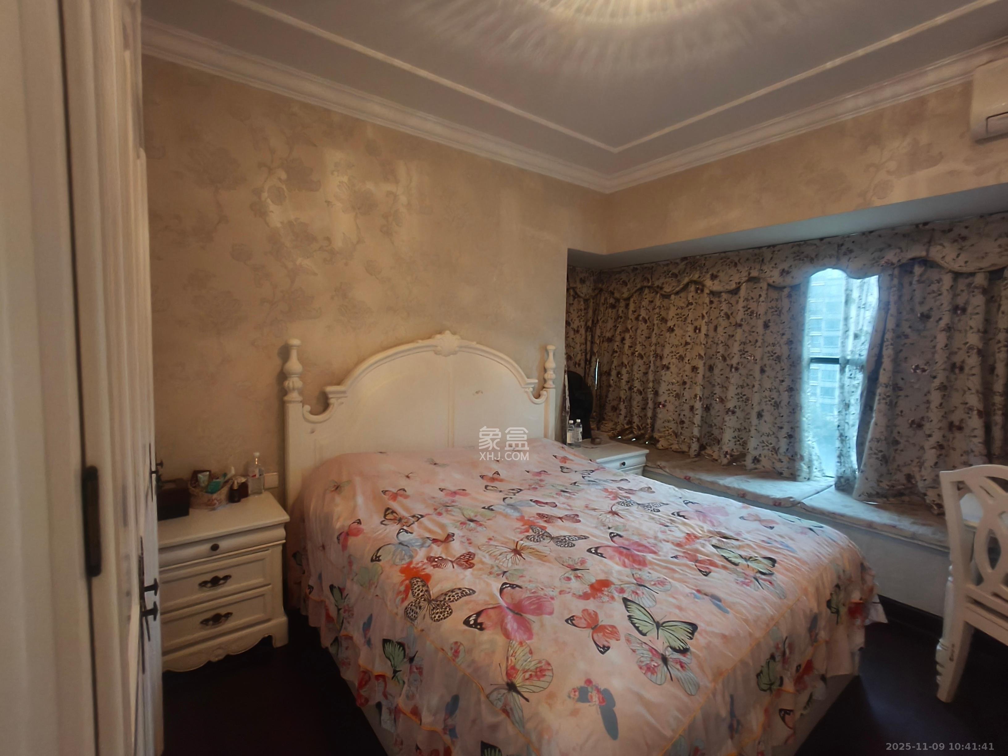 恒大城  3室2厅2卫    2400.0元/月室内图1