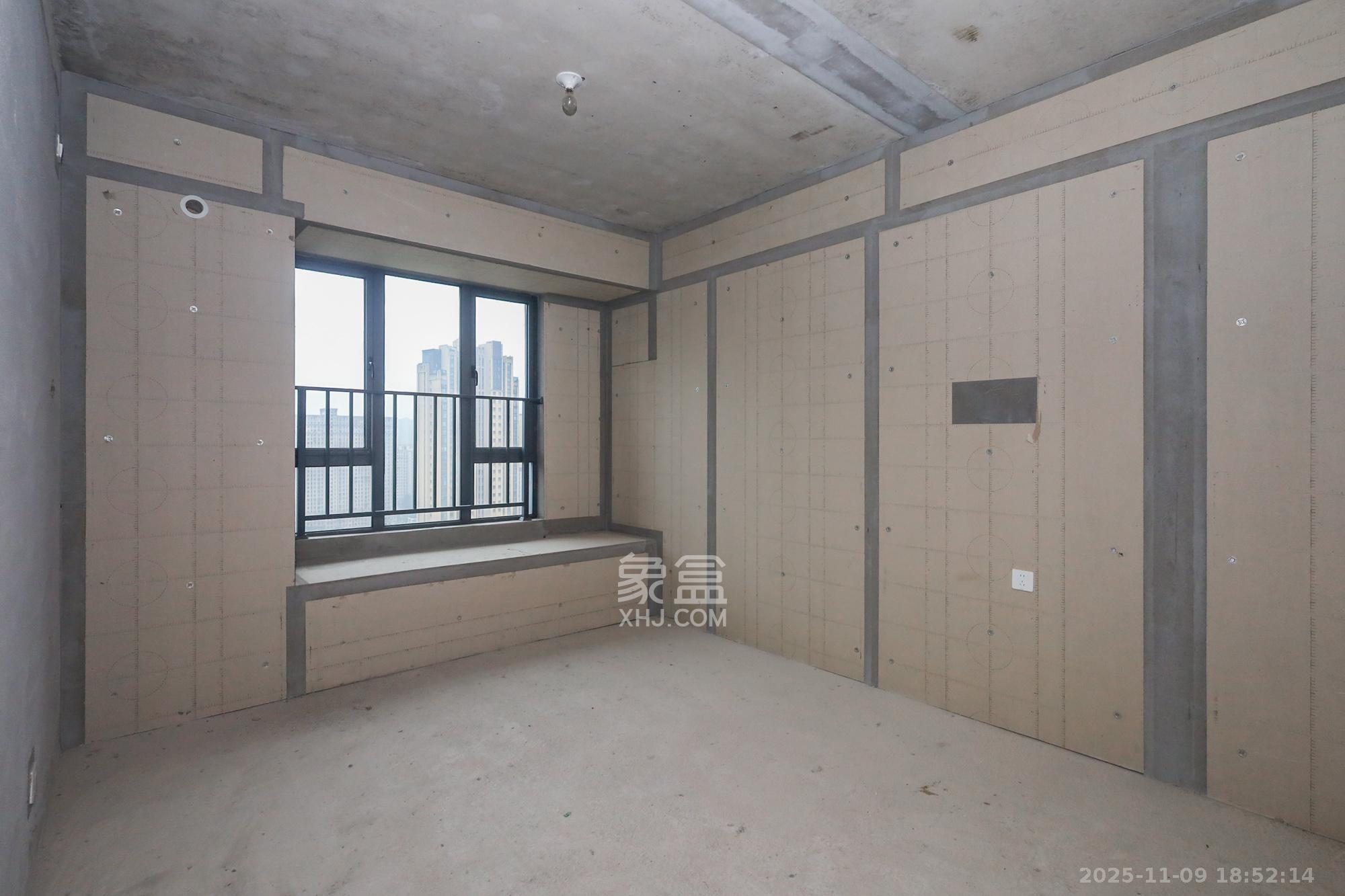 轨道中建麓江府 3室2厅2卫 165.0万 轨道中建麓江府 3室2厅2卫 165.0万卧室