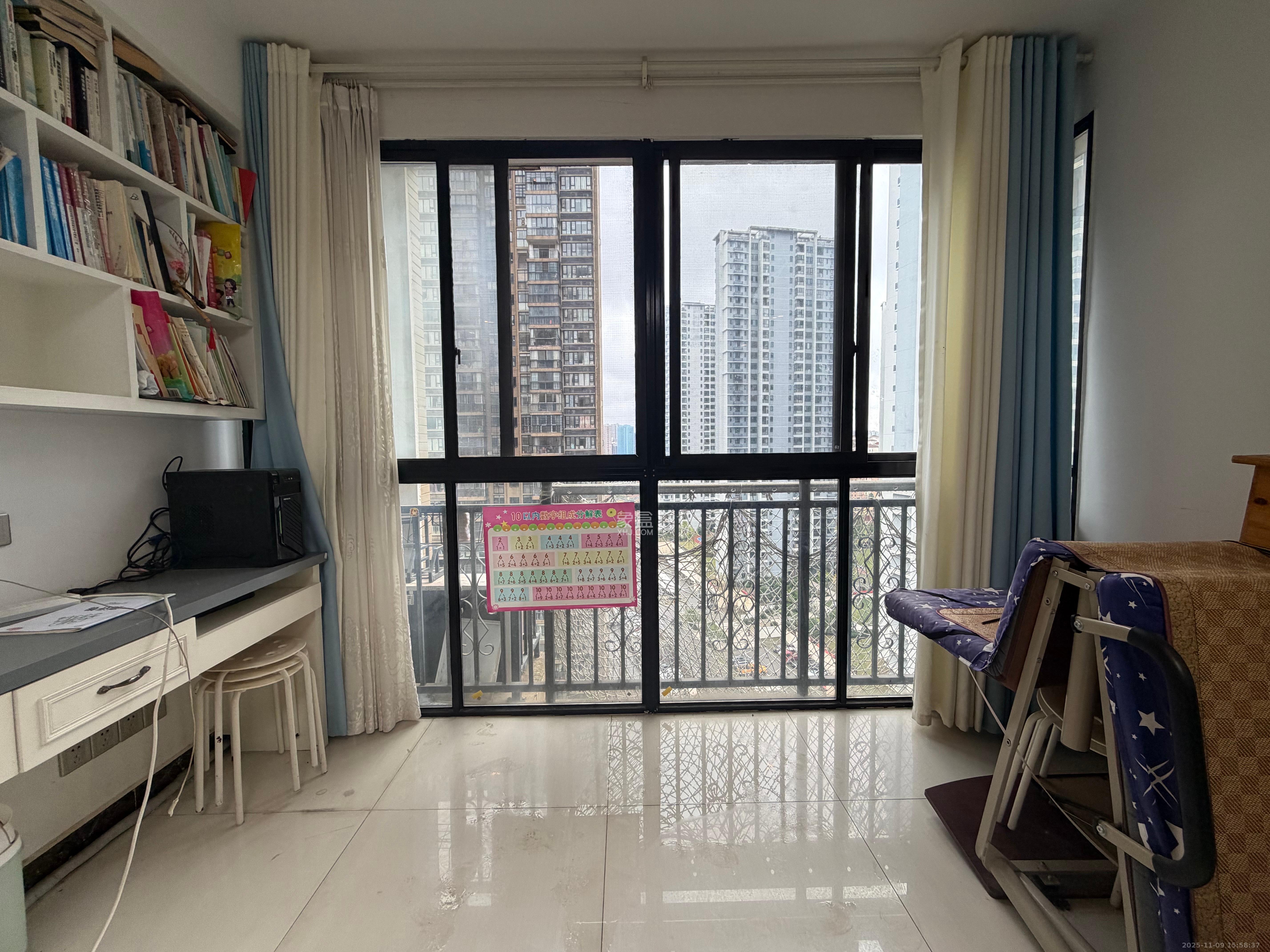 金鼎公园尚  2室2厅1卫    1800.0元/月室内图