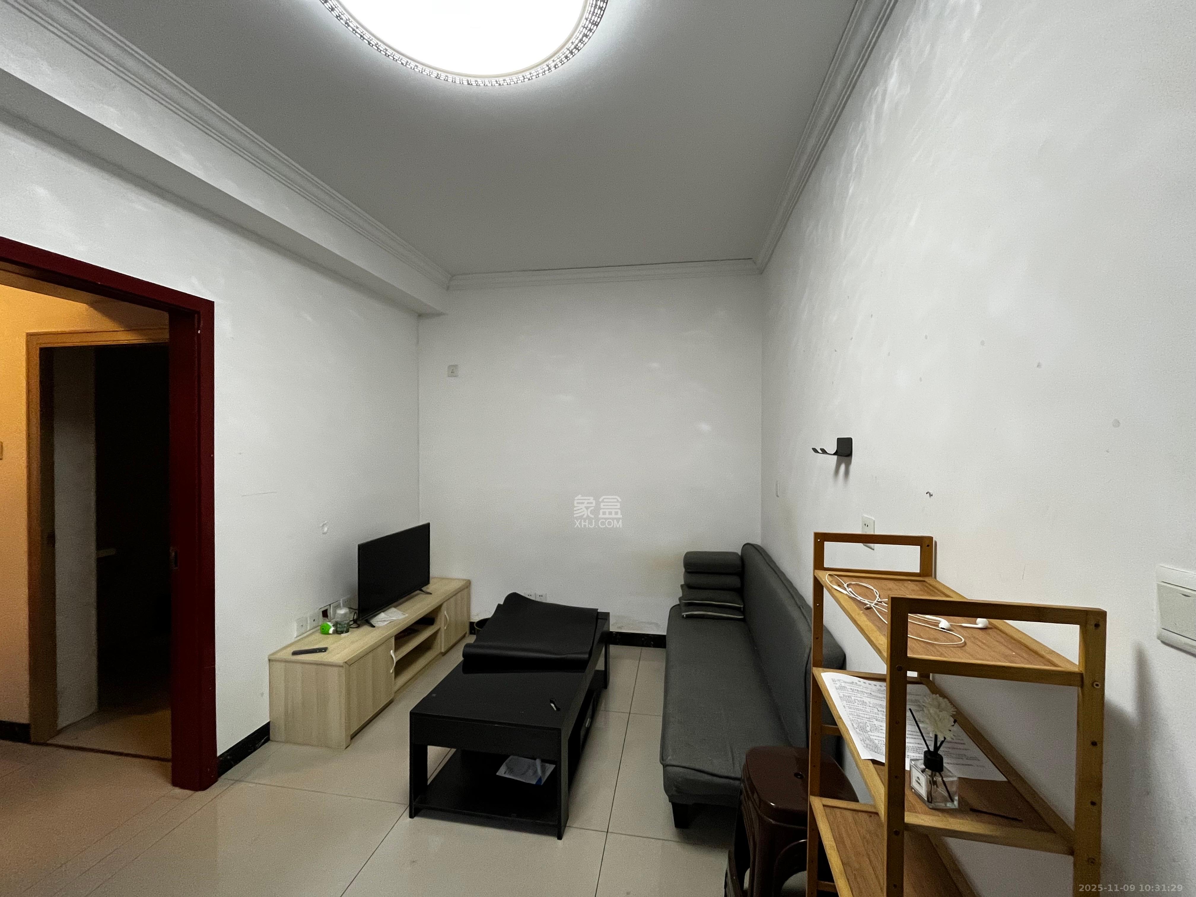 桥头家苑一期  1室1厅1卫    1200.0元/月室内图