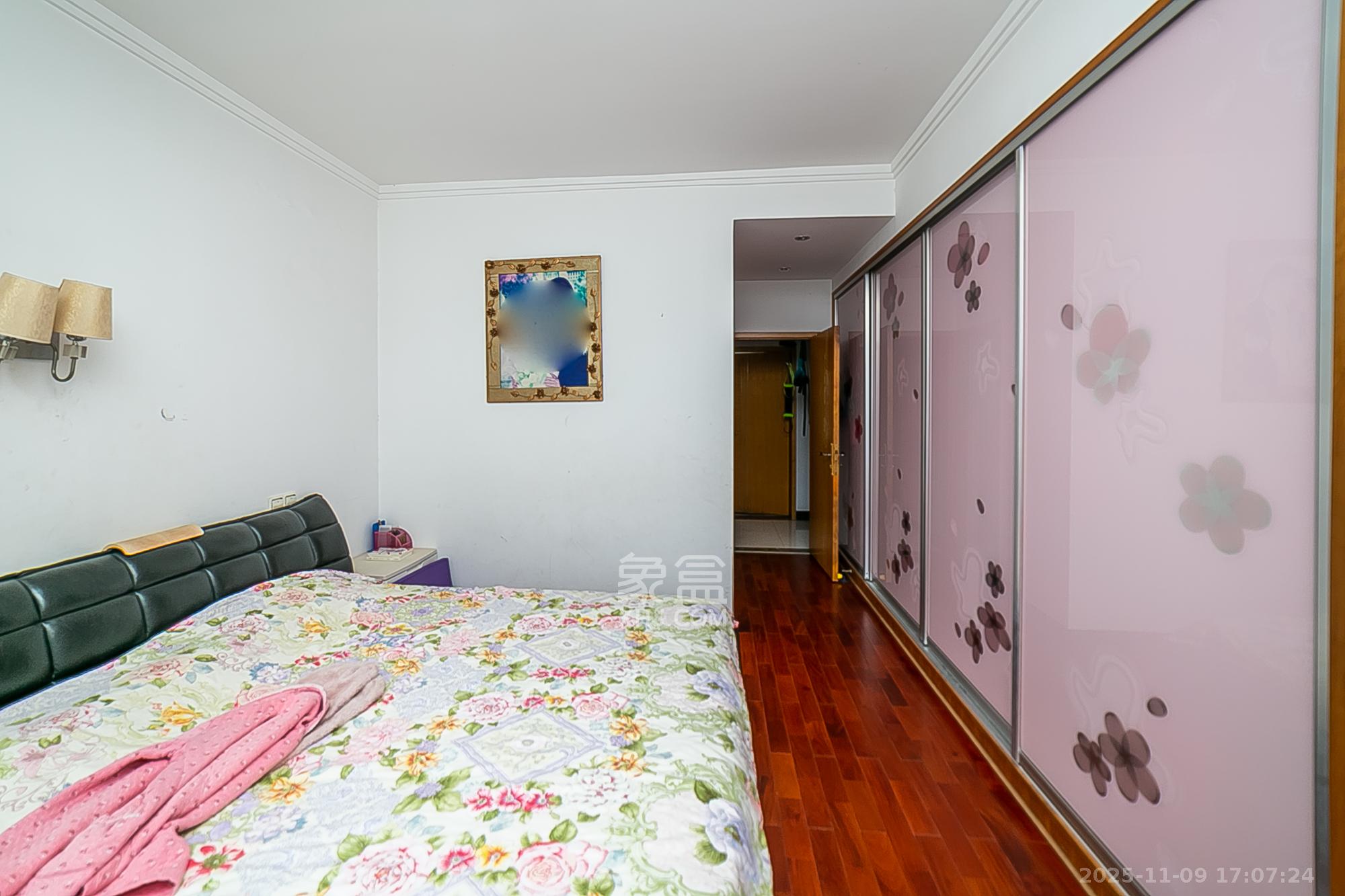 华银园  4室2厅2卫    148.0万卧室