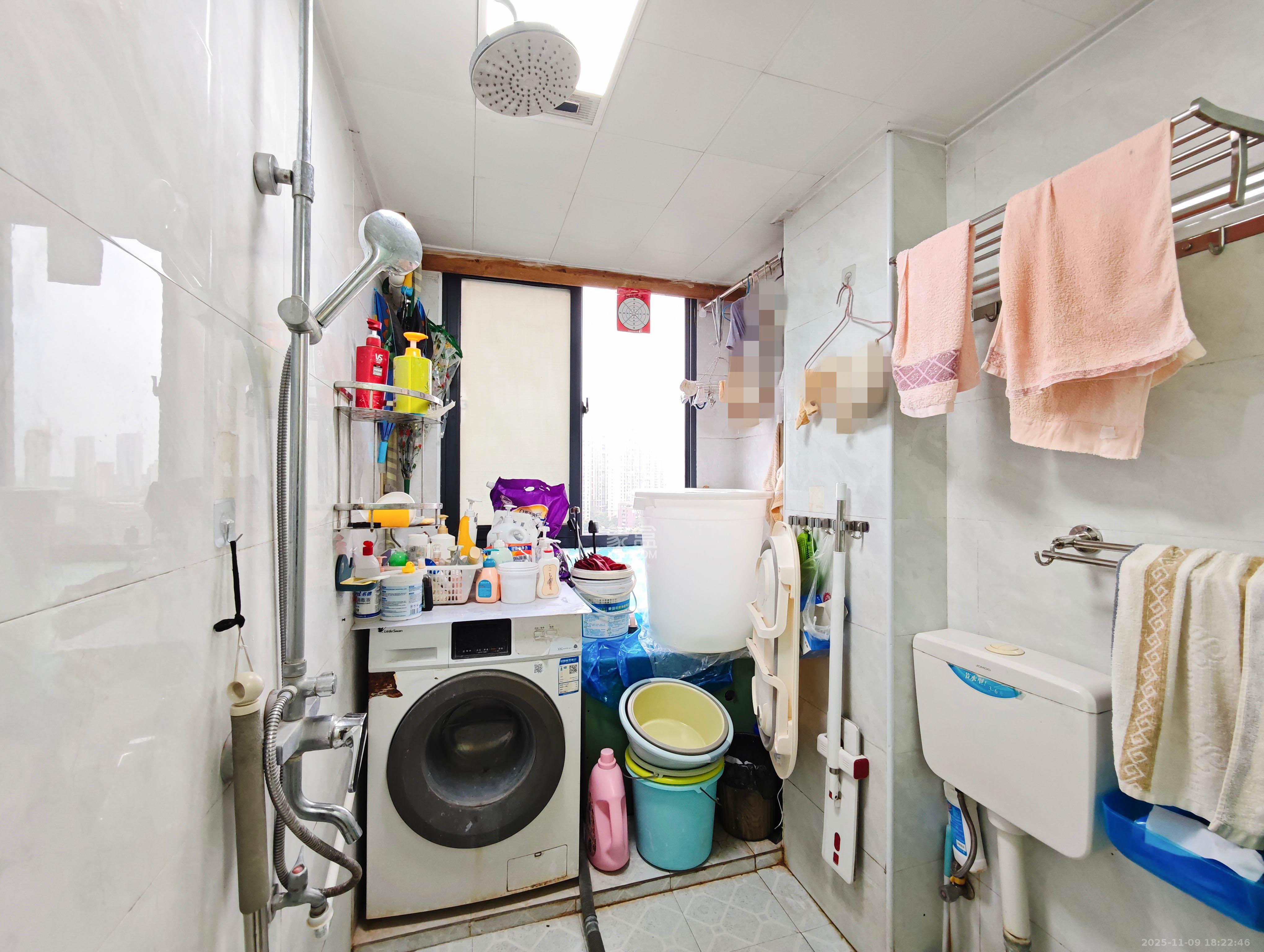 保利城(中航城国际社区、郡原美村) 3室2厅2卫 70.0万 保利城(中航城国际社区、郡原美村) 3室2厅2卫 70.0万卫生间