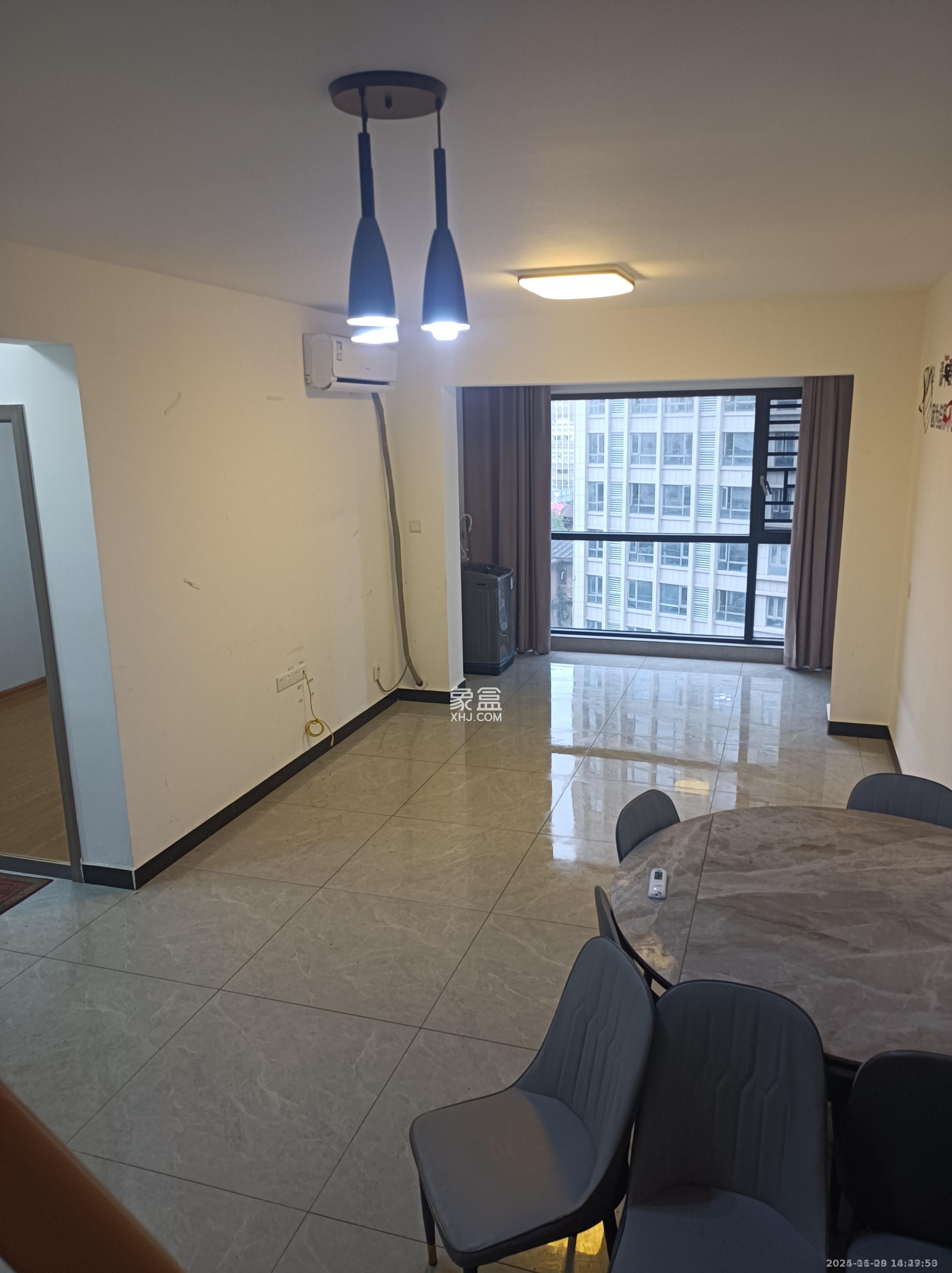 阳光城檀悦  4室2厅2卫    5000.0元/月室内图