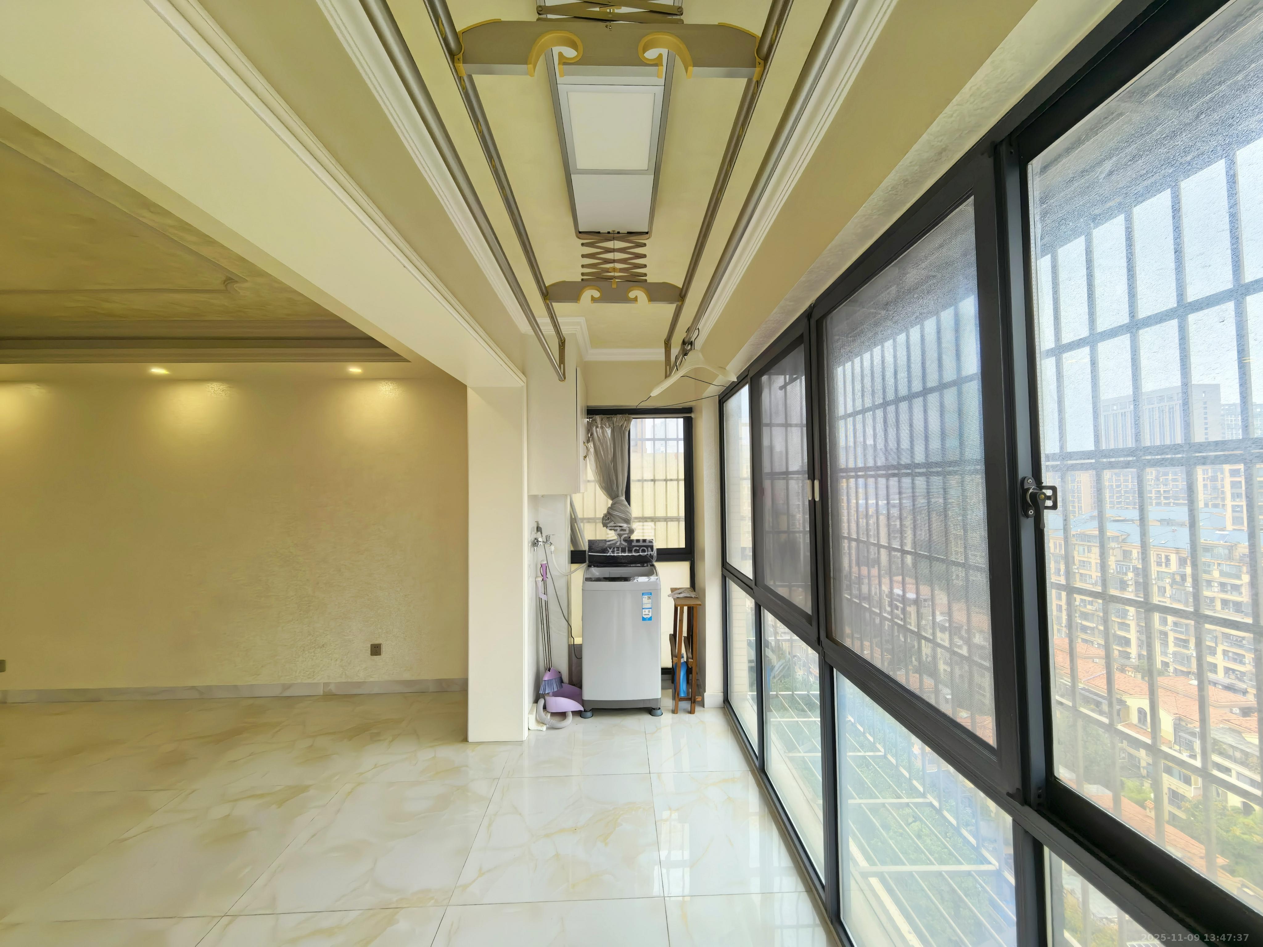 中城丽景香山园  3室2厅2卫    3500.0元/月室内图