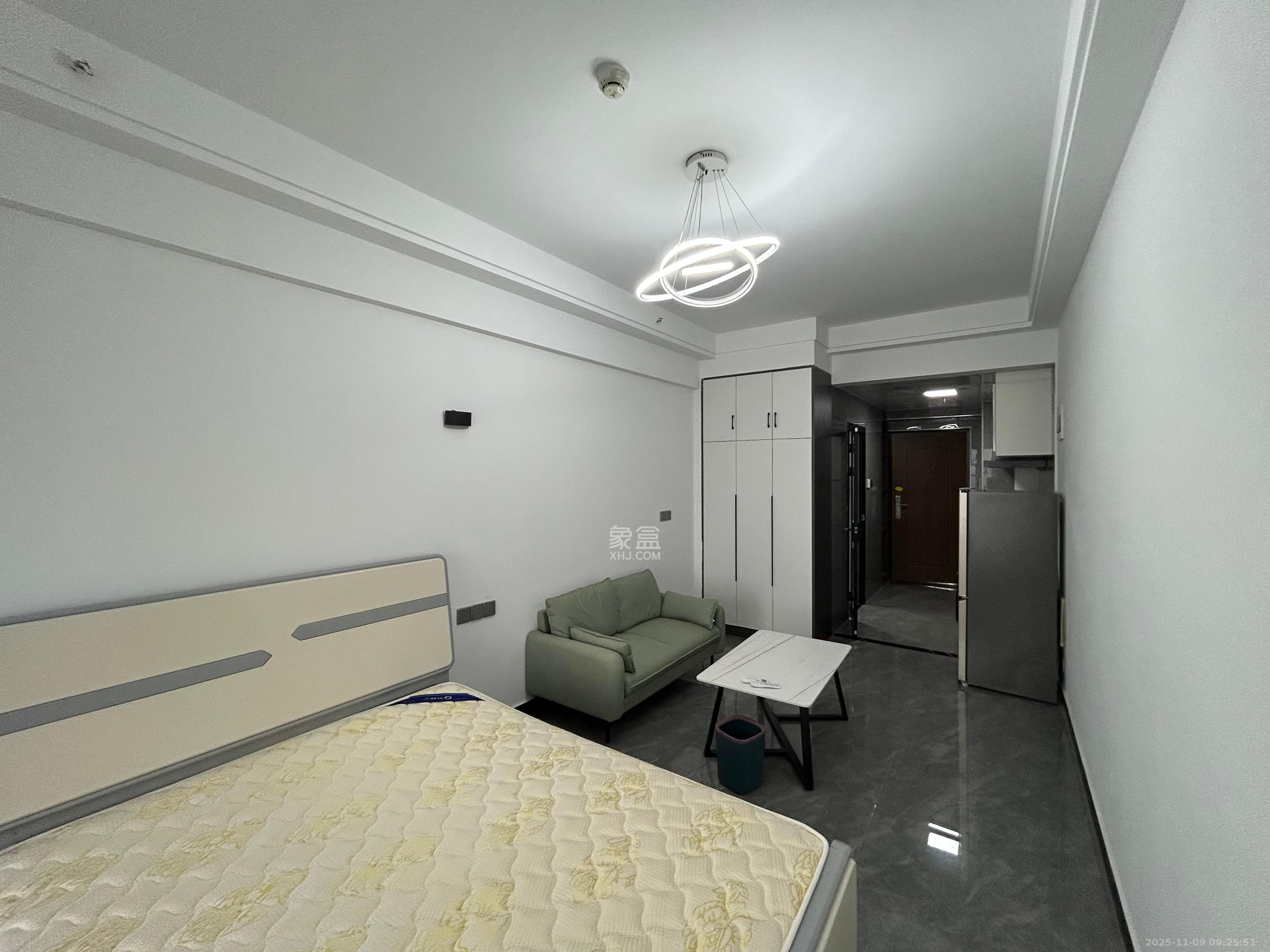 保利香槟国际 1室1厅1卫 1350.0元/月 保利香槟国际 1室1厅1卫 1350.0元/月室内图