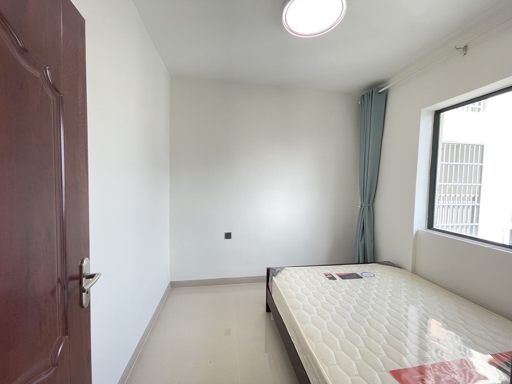 金龙苑  3室2厅2卫    116.0万客厅