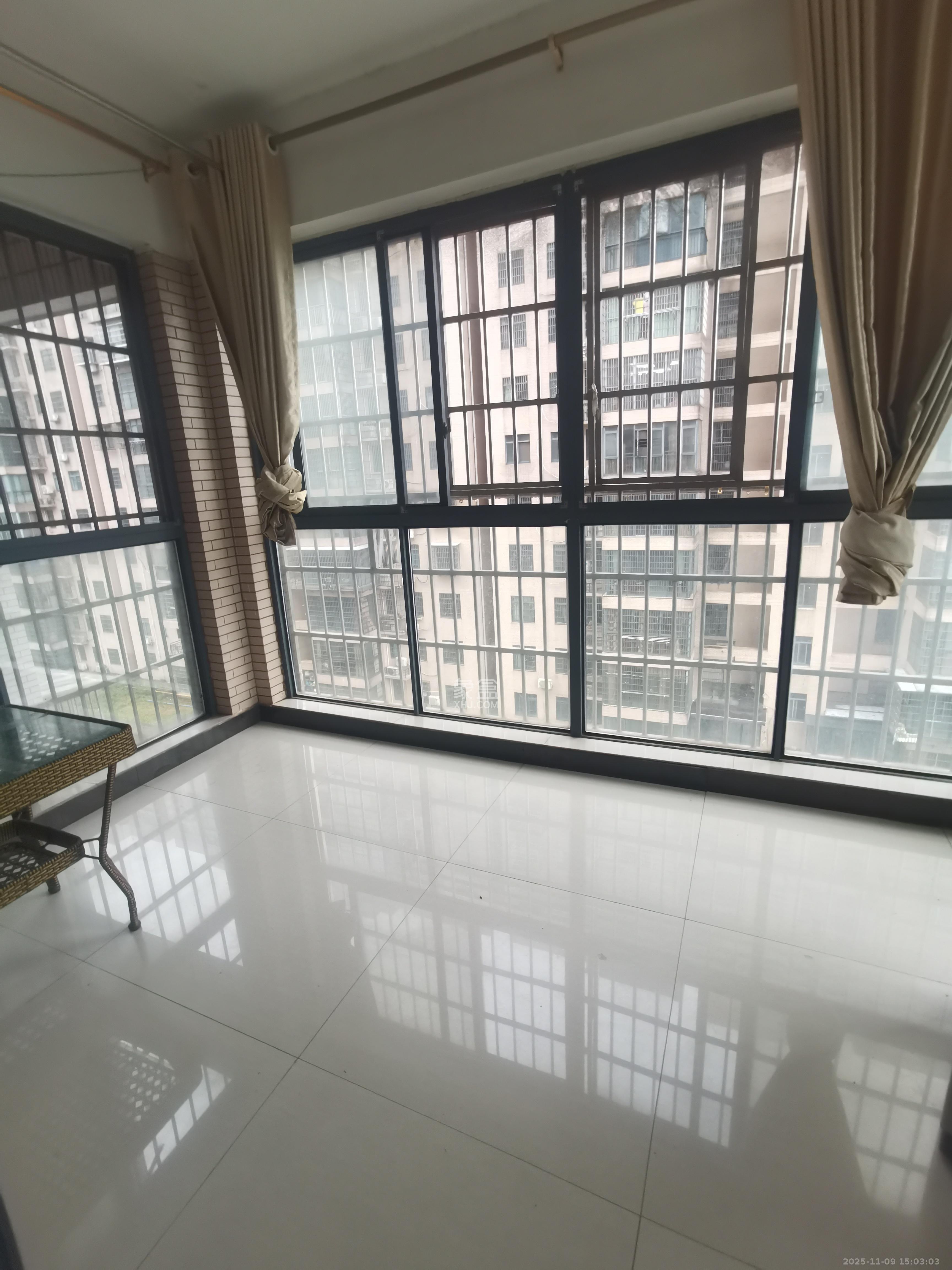 天悦嘉园  2室2厅1卫    1800.0元/月室内图