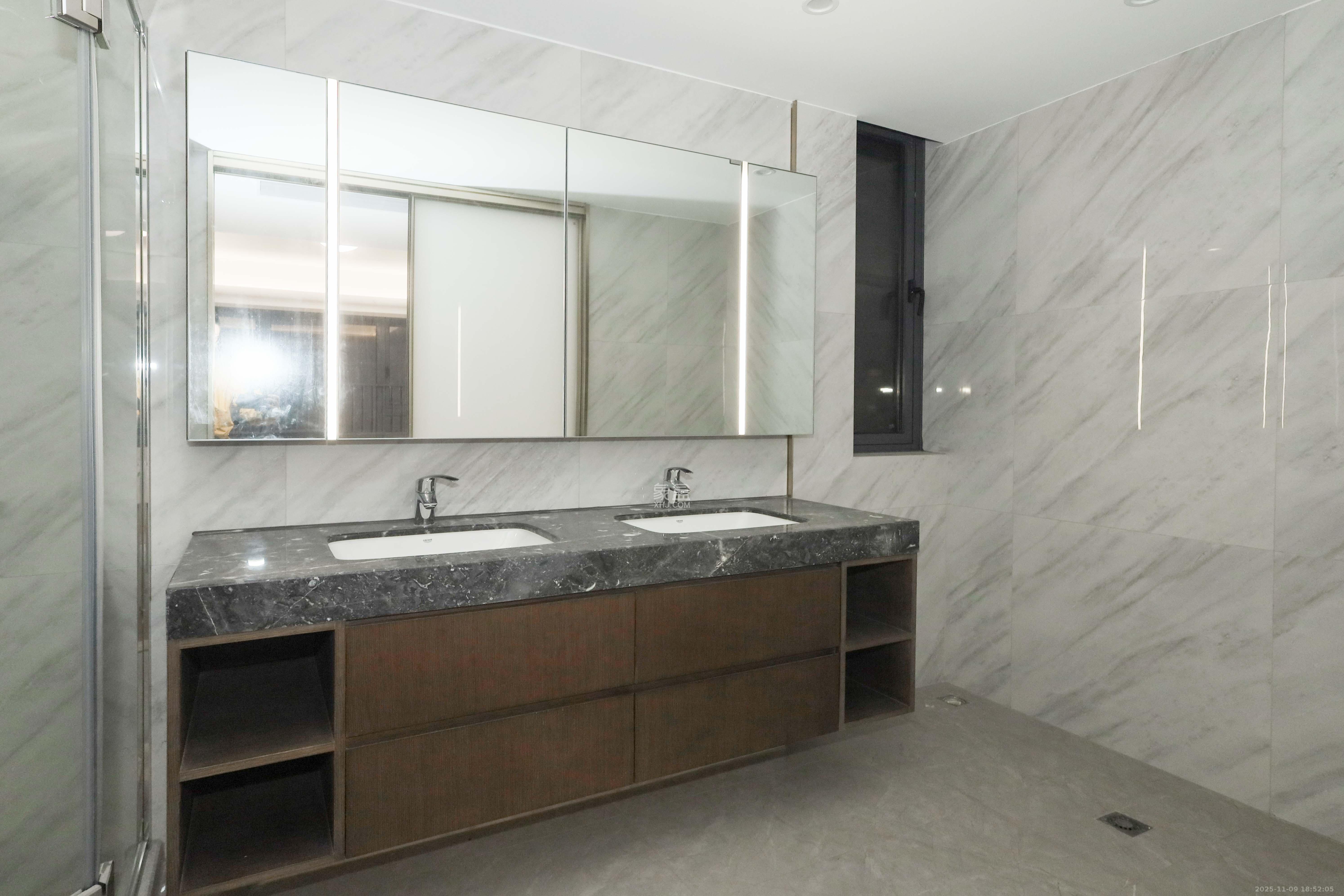 绿城招商桂语雲峯  4室2厅2卫    288.0万卫生间