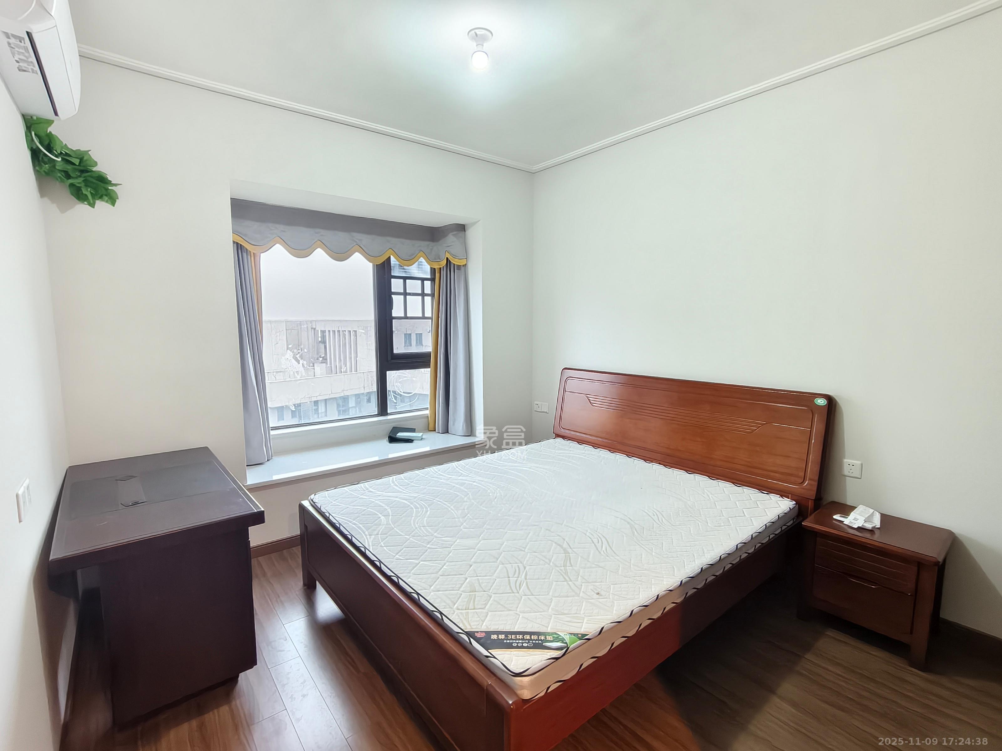 保利茉莉公馆  3室2厅2卫    3200.0元/月室内图