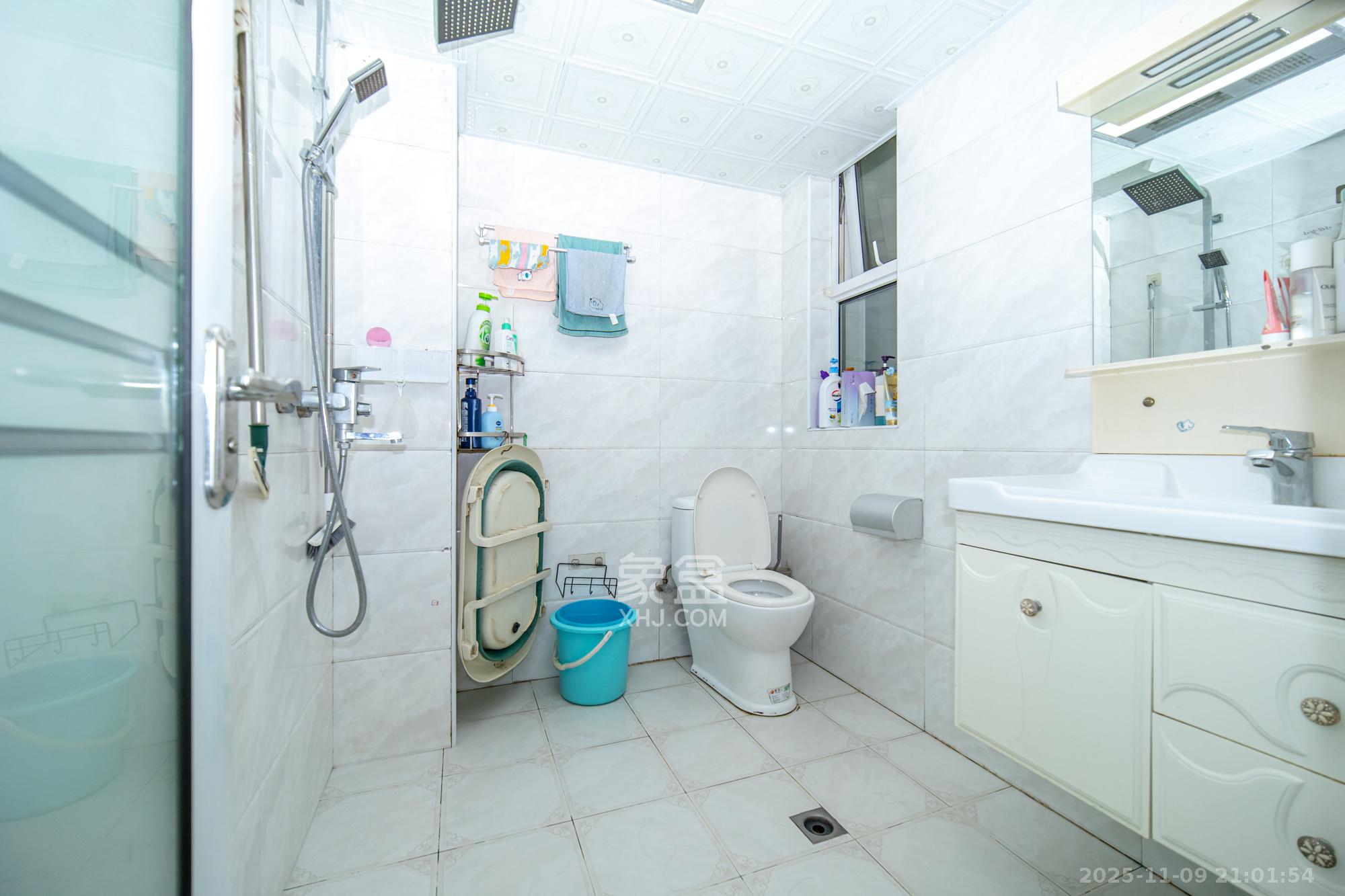 金科时代中心 3室1厅1卫 78.8万 金科时代中心 3室1厅1卫 78.8万卫生间