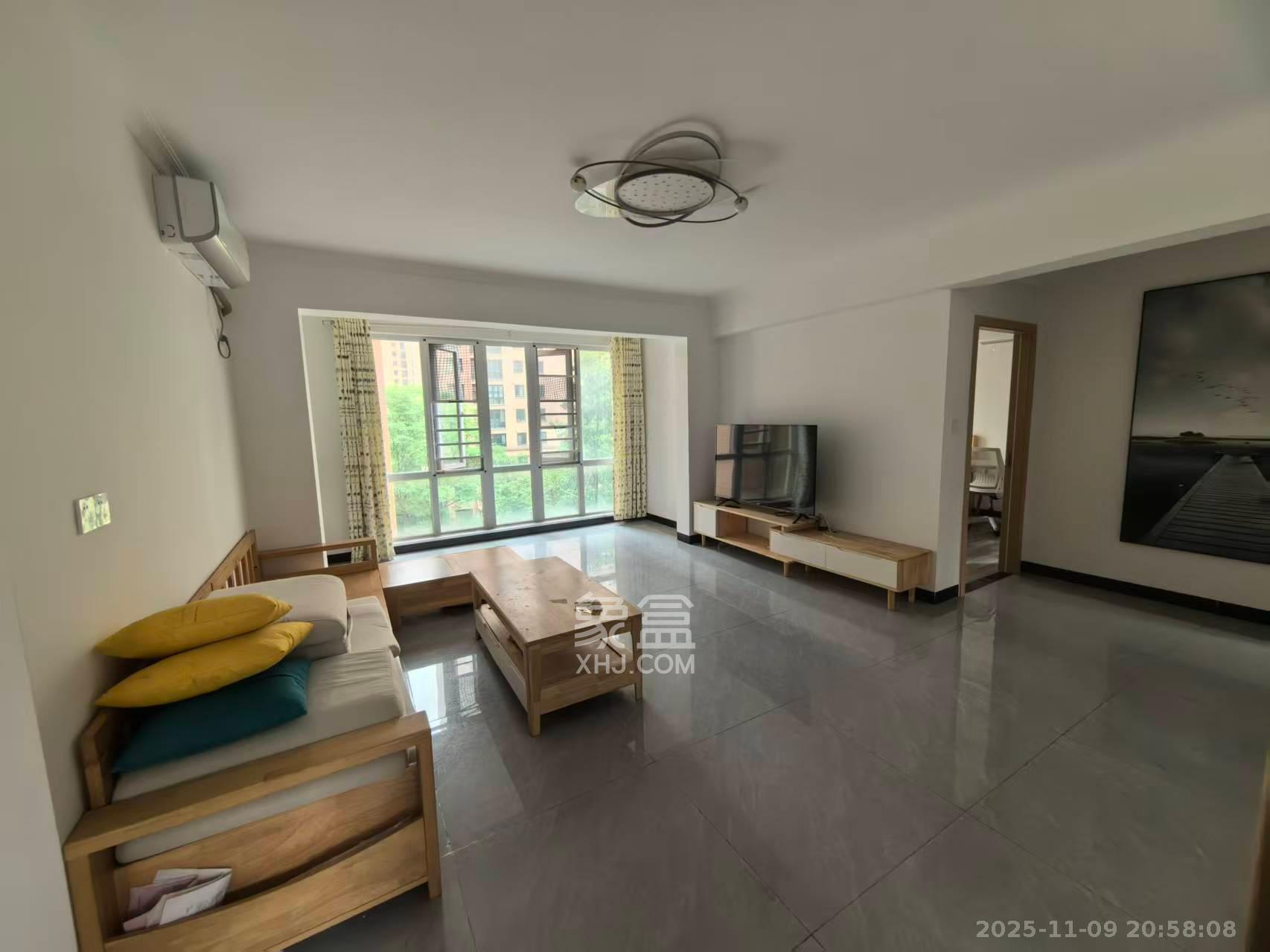 丽发新城  3室2厅2卫    2100.0元/月