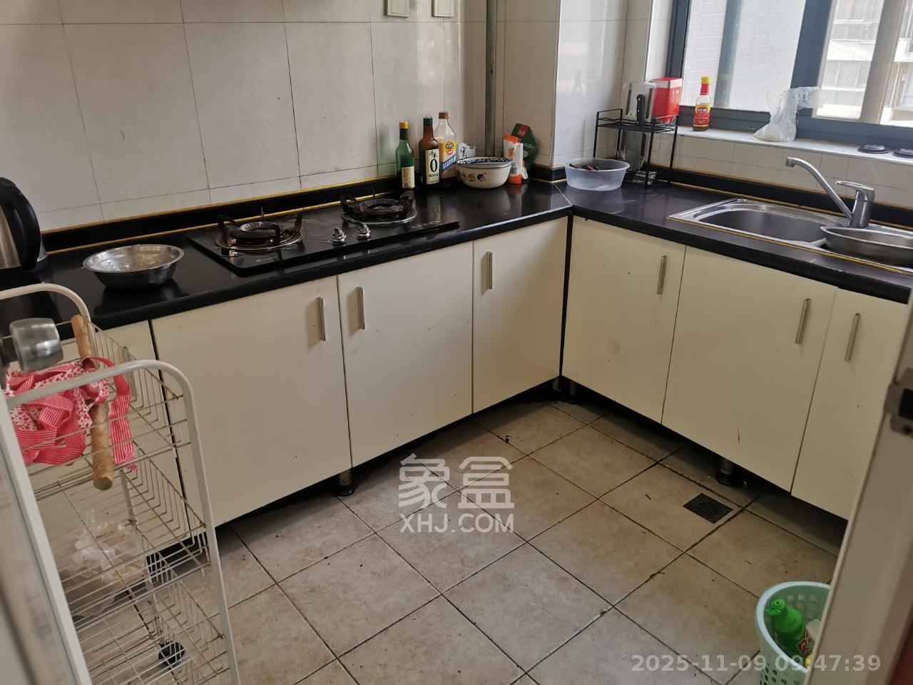 西子花苑  3室2厅2卫    3000.0元/月室内图