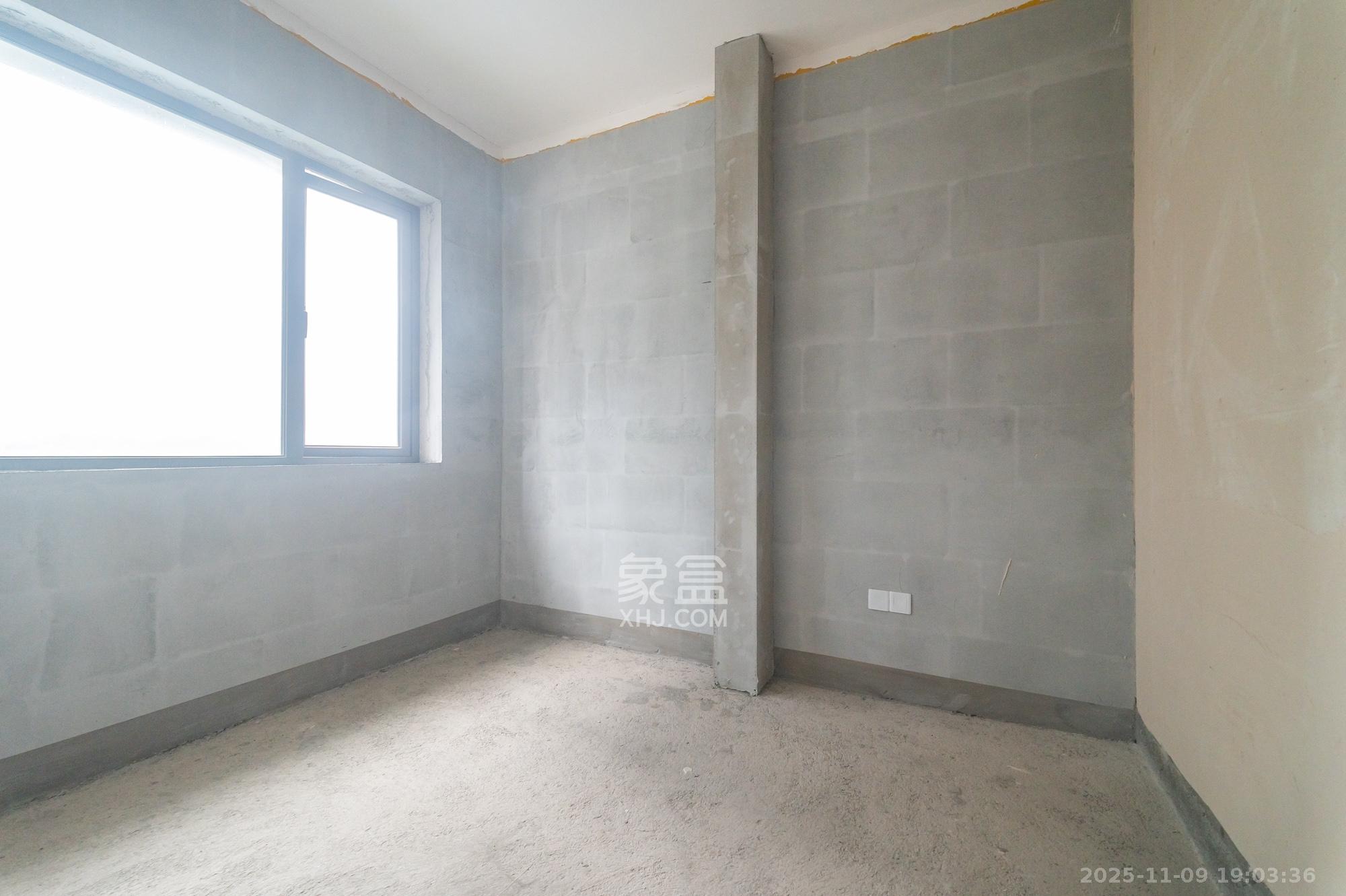 绿城美的明月江南 4室2厅2卫 126.0万 绿城美的明月江南 4室2厅2卫 126.0万其他