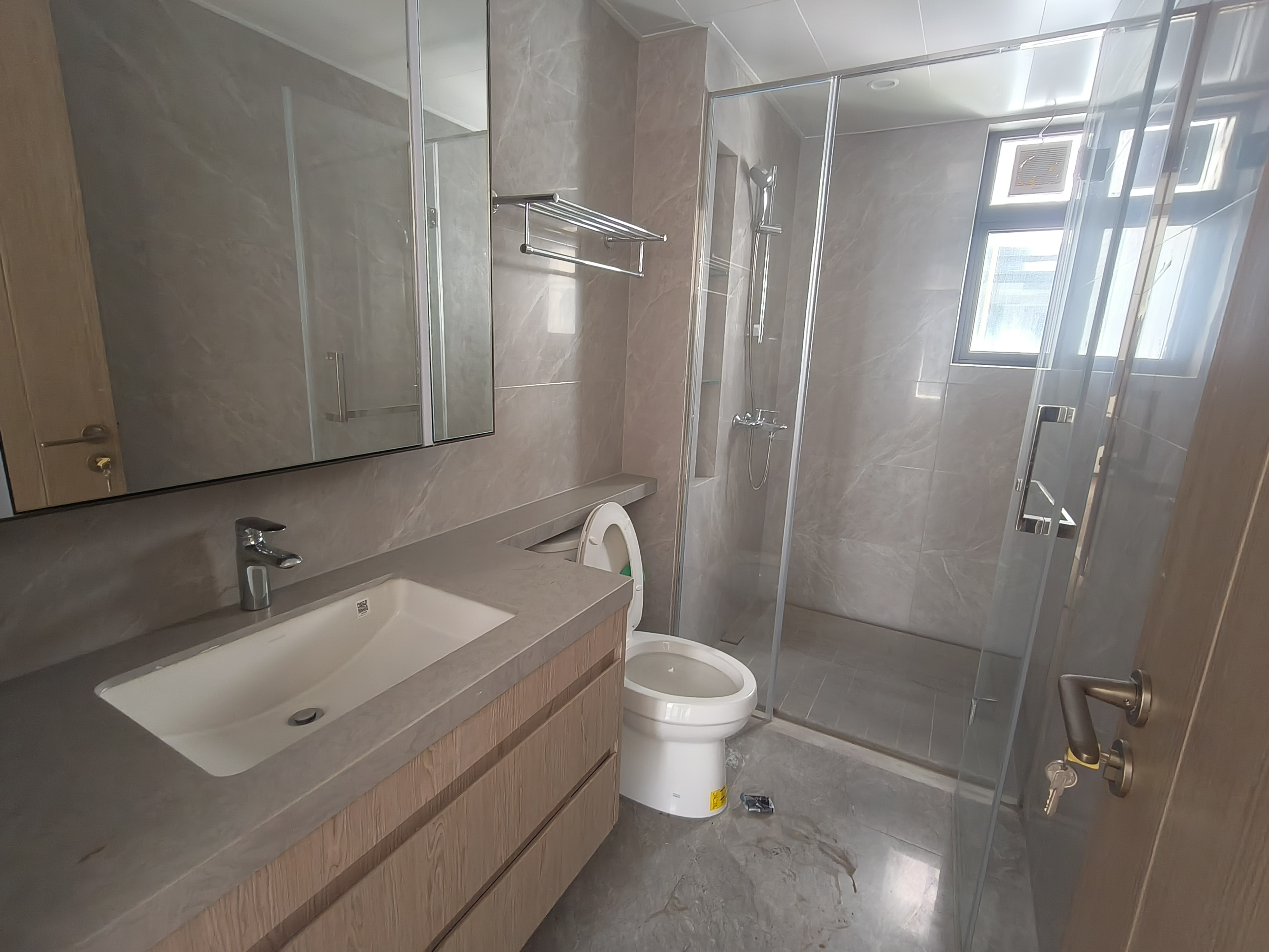 千江悦  3室2厅2卫    2000.0元/月