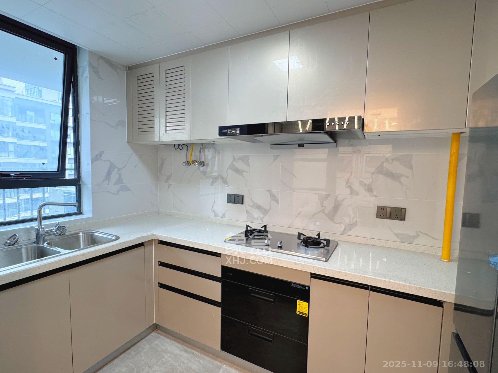 绿地V岛 4室2厅2卫 4700.0元/月 绿地V岛 4室2厅2卫 4700.0元/月室内图