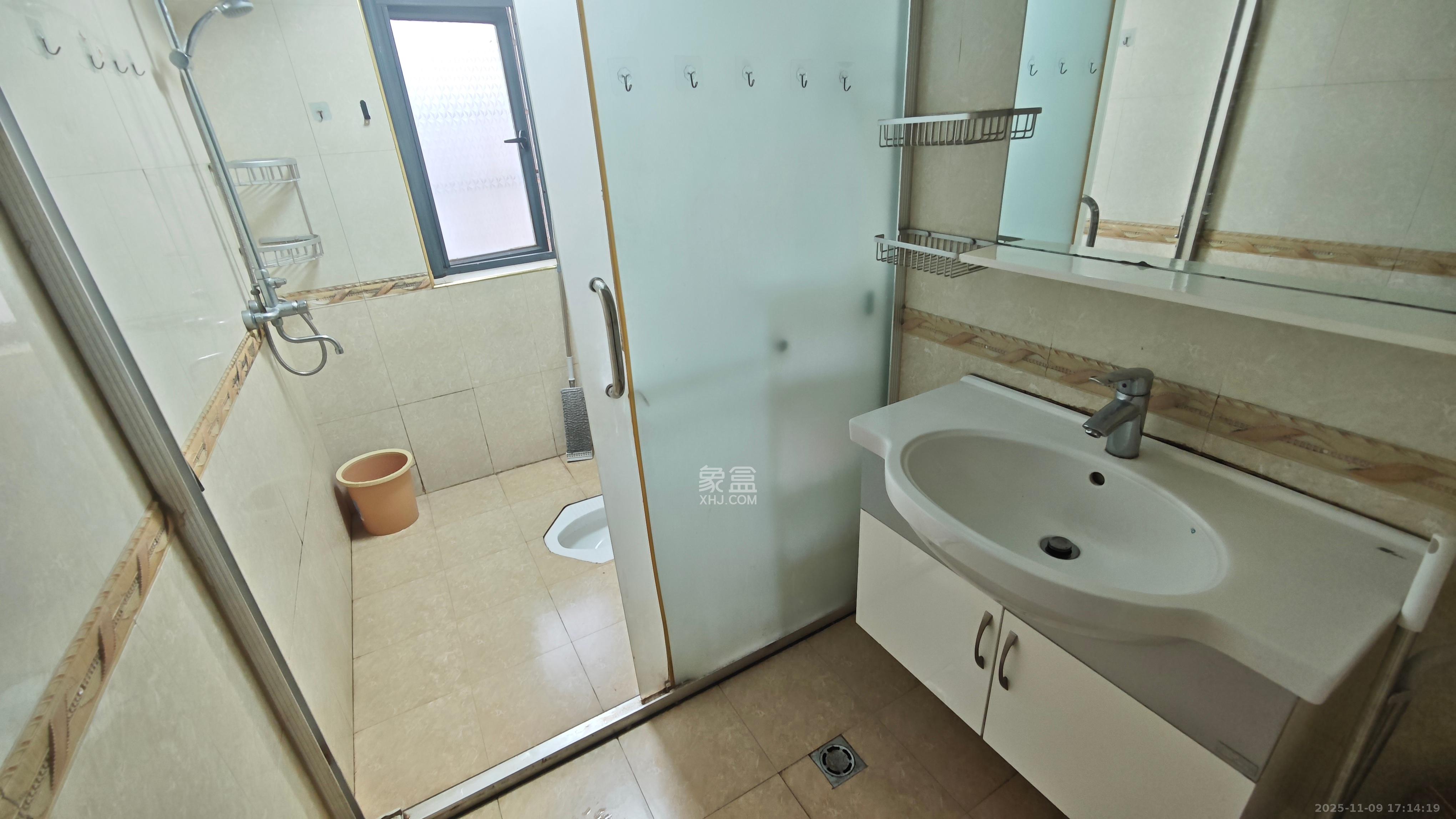 江河双水湾  3室2厅2卫    2500.0元/月室内图