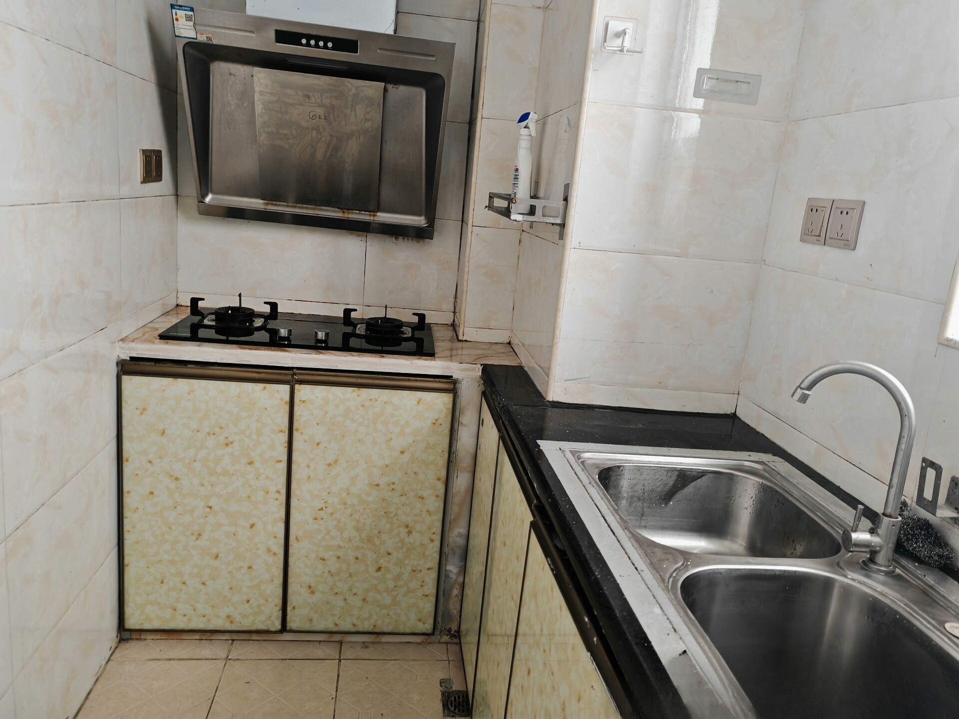 凤翔大厦  2室1厅1卫    1700.0元/月室内图